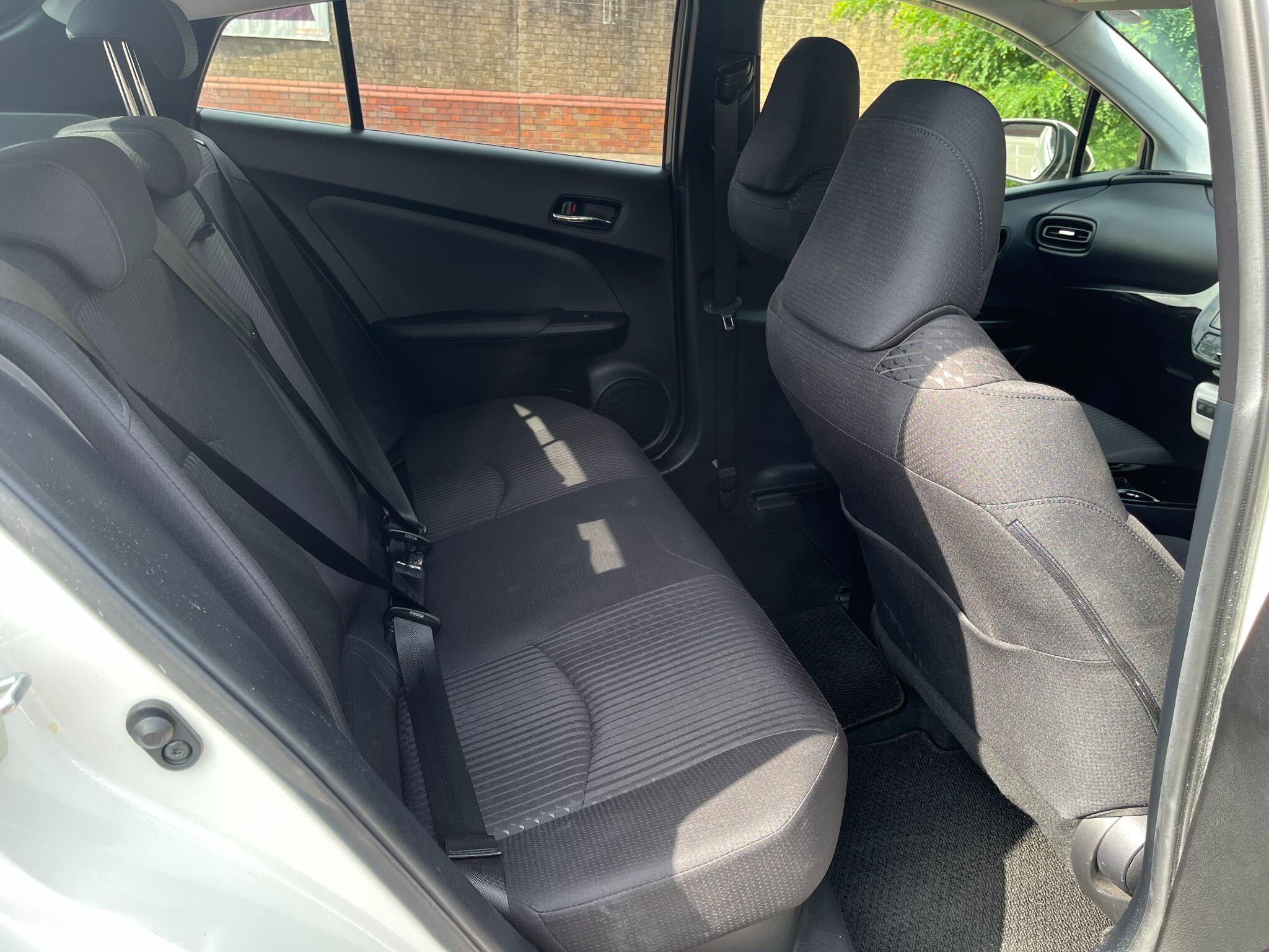 Toyota Prius view 12