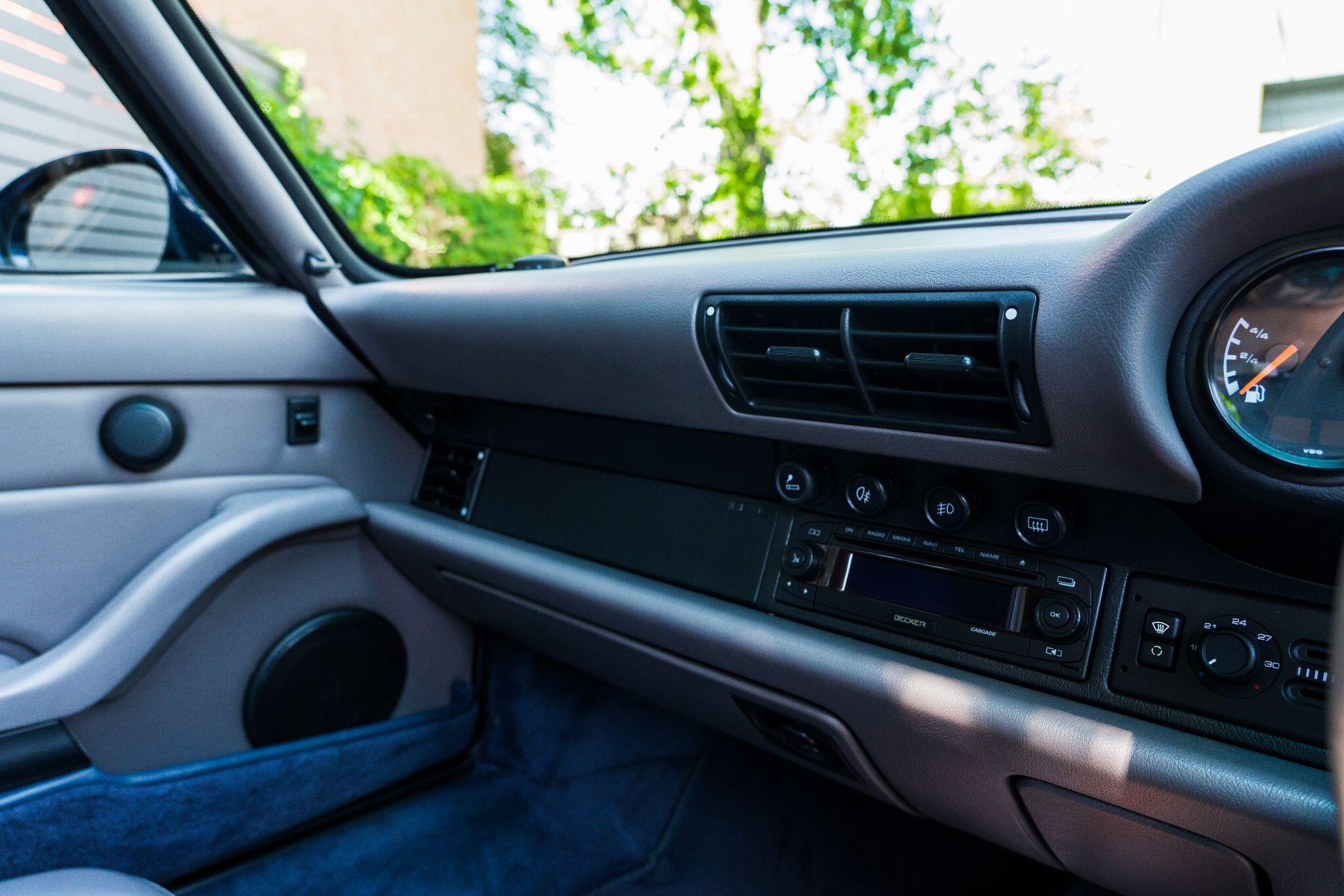 Porsche 911 view 10