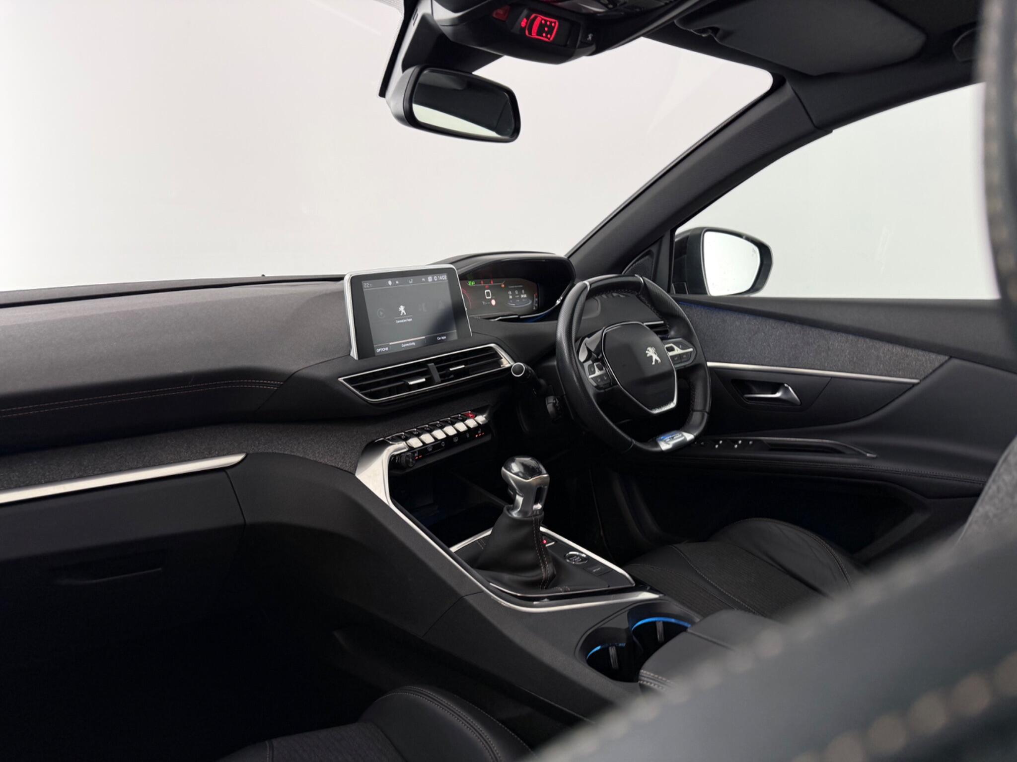 Peugeot 5008 view 4