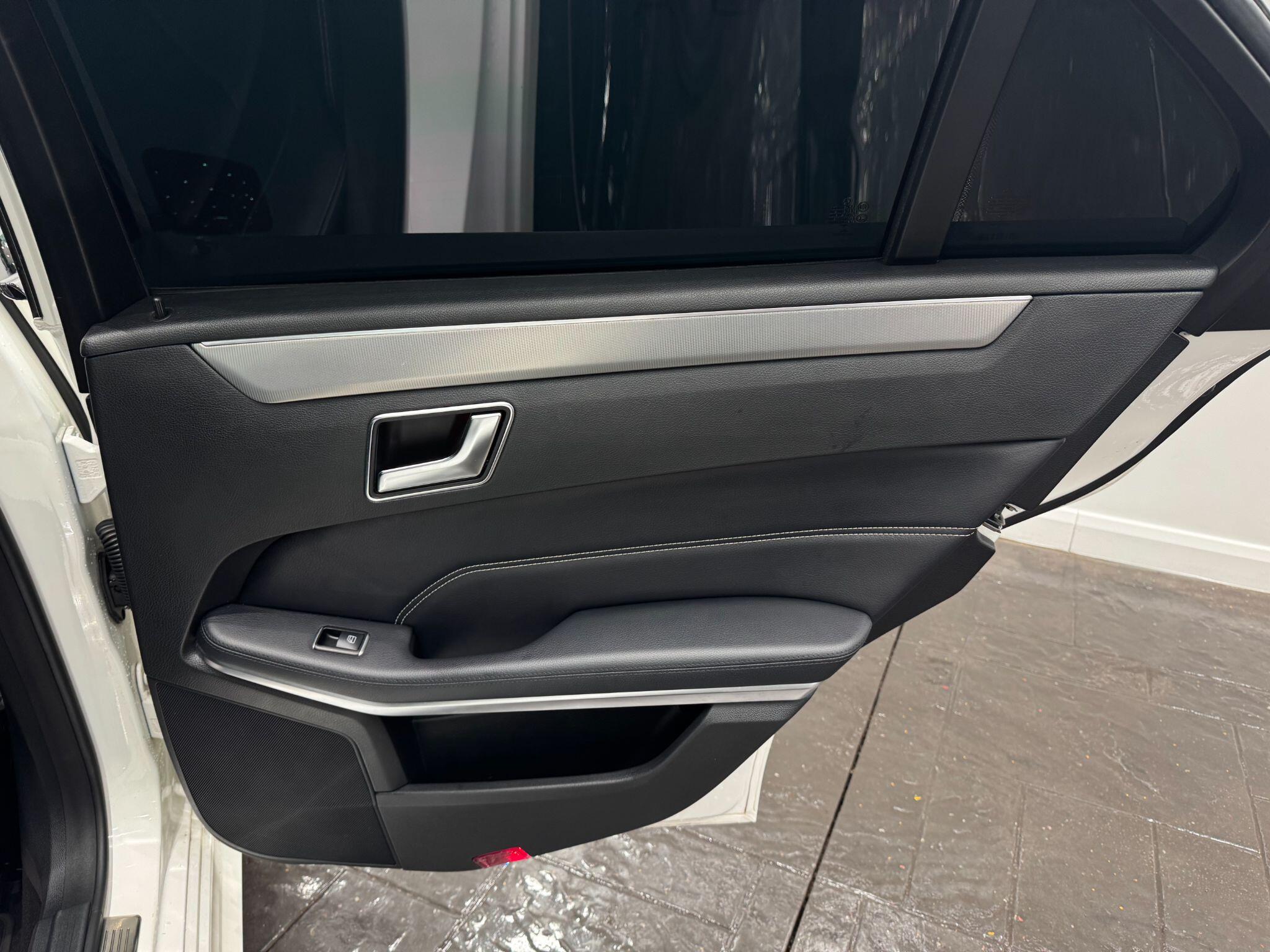Mercedes-Benz E-Class view 38