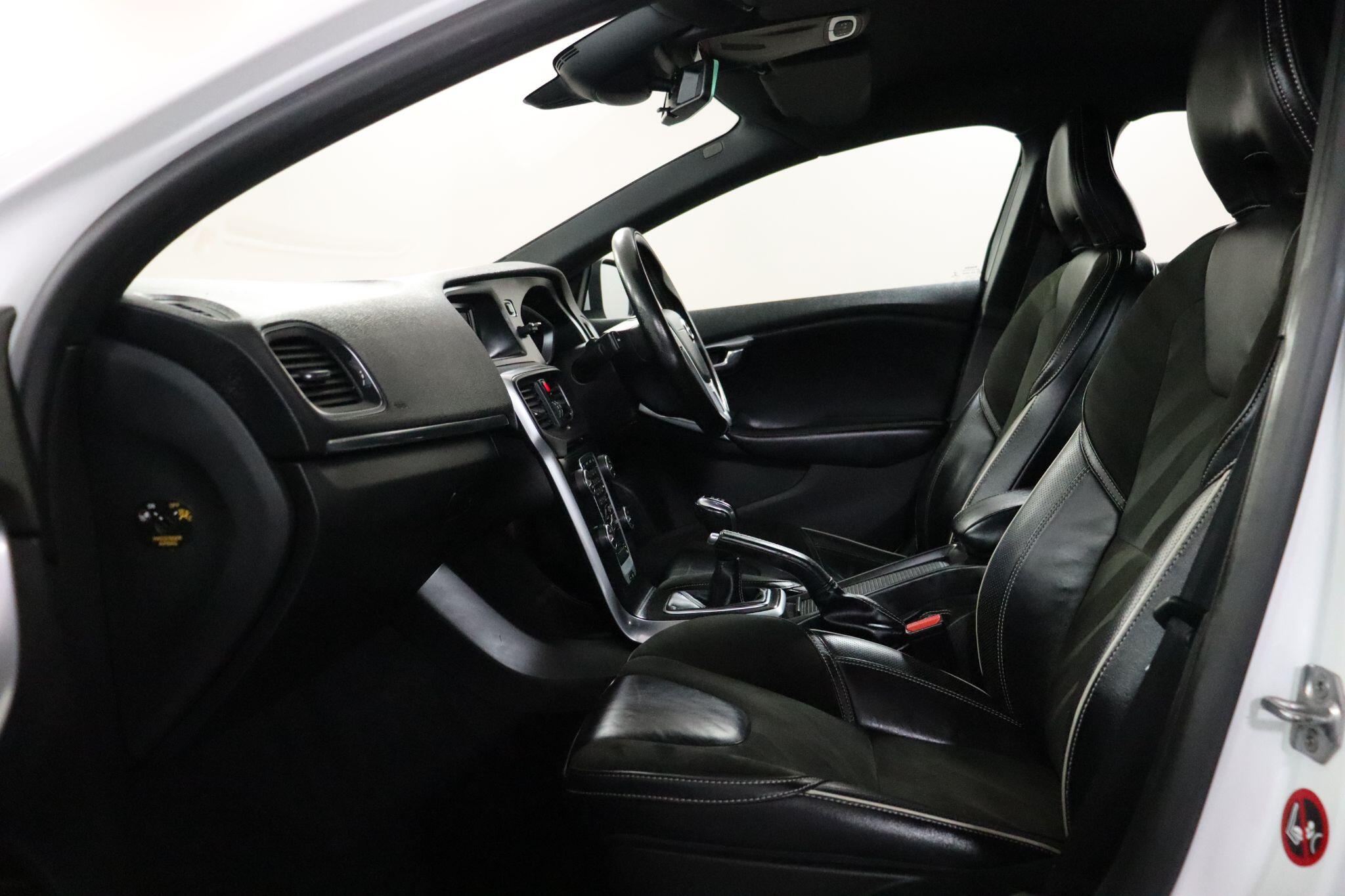 Volvo V40 view 40