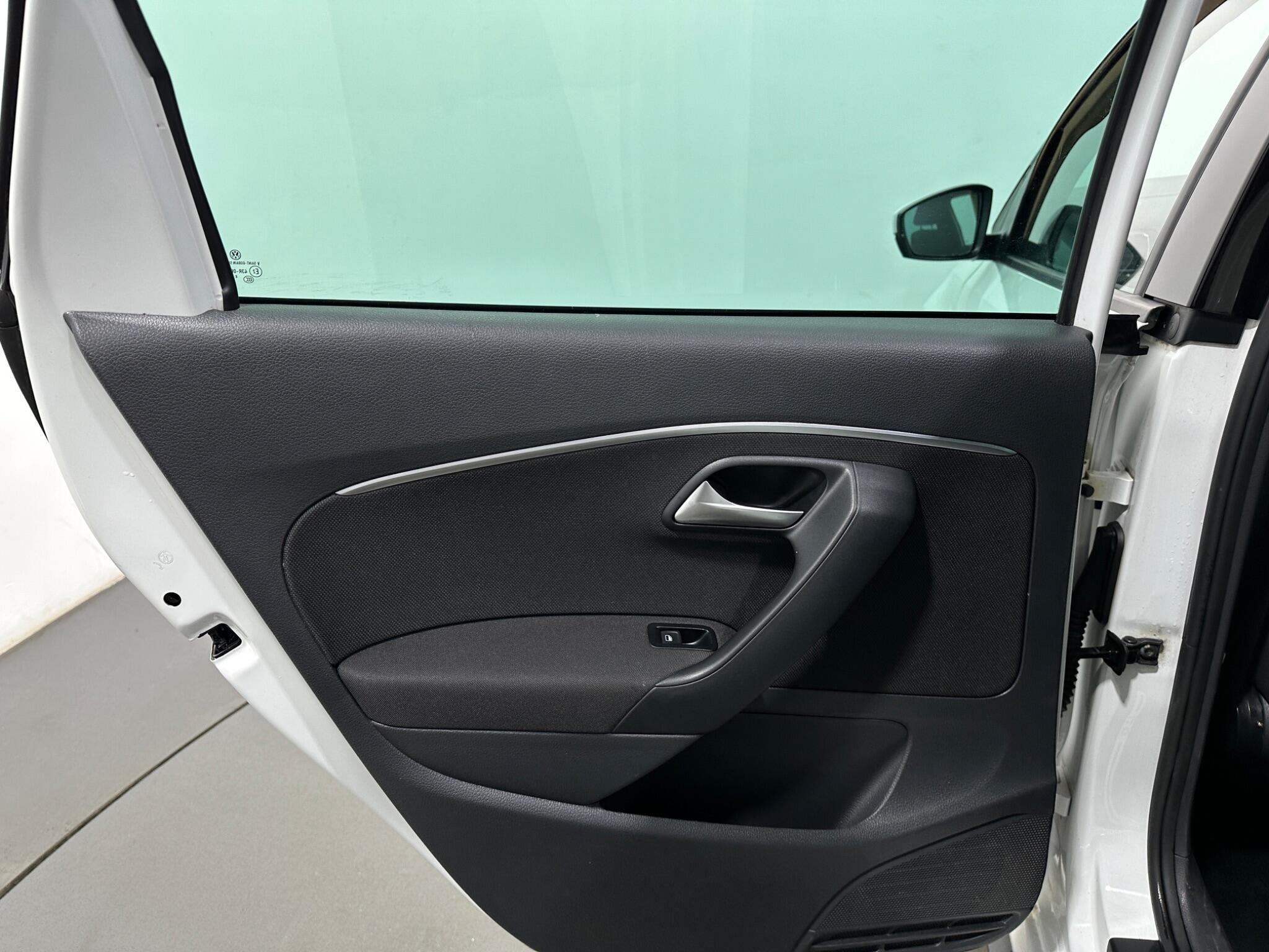 Volkswagen Polo view 37