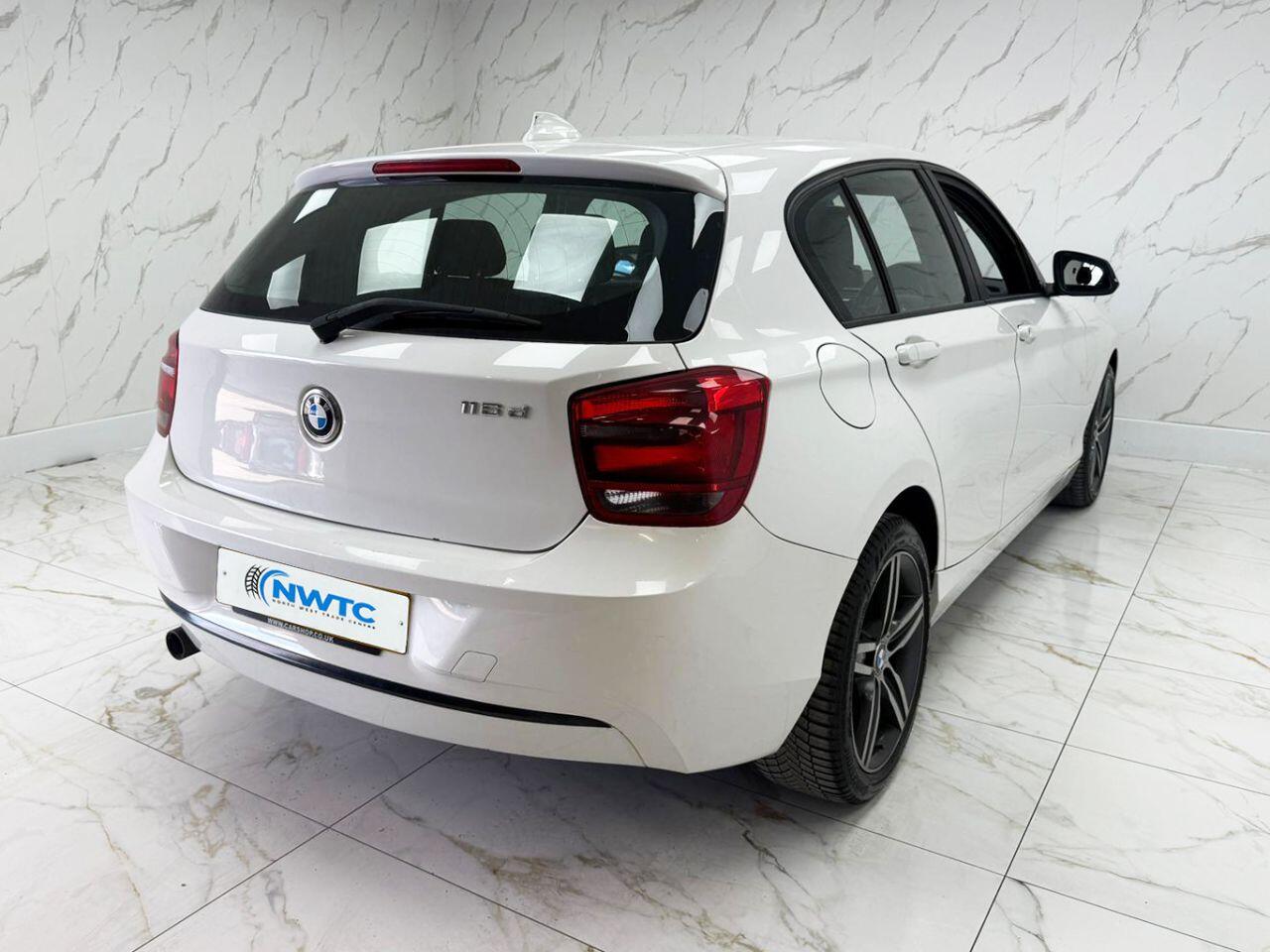 BMW 1 Series view 11