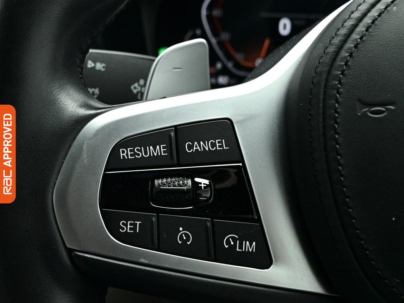BMW 3 Series view 22
