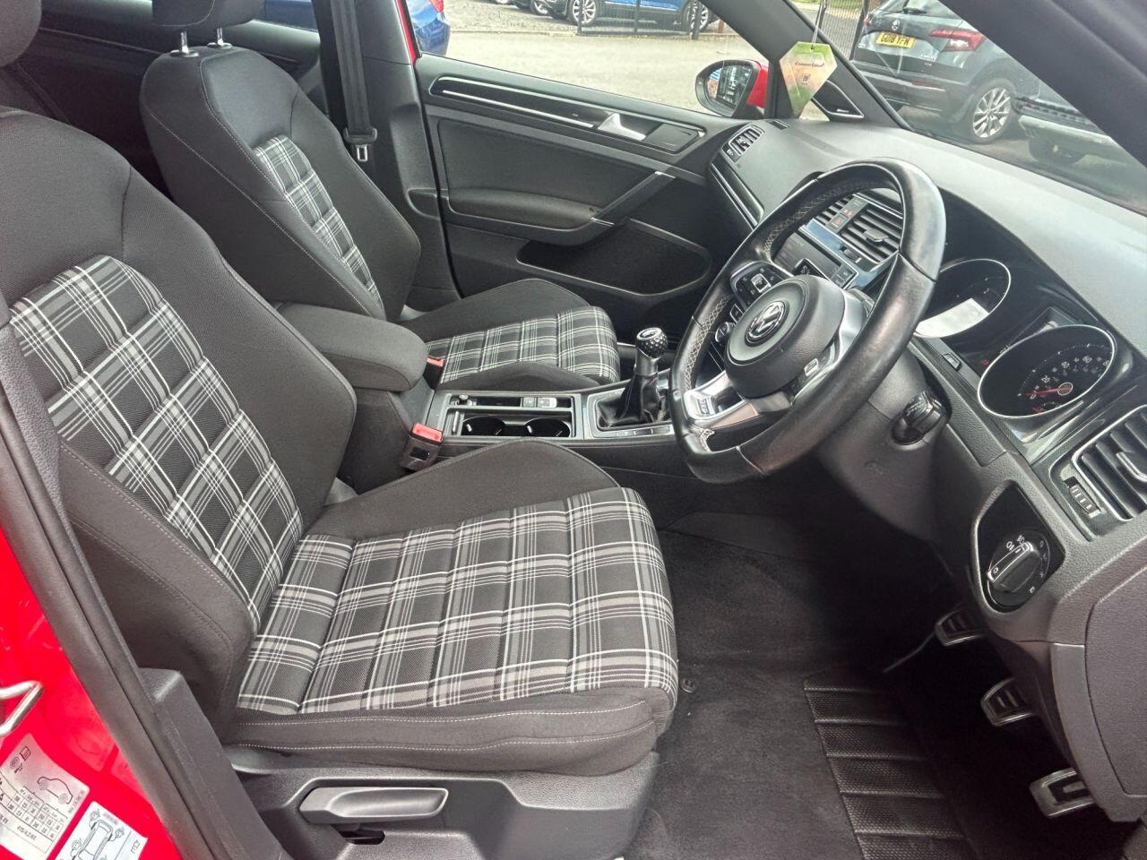 Volkswagen Golf view 10