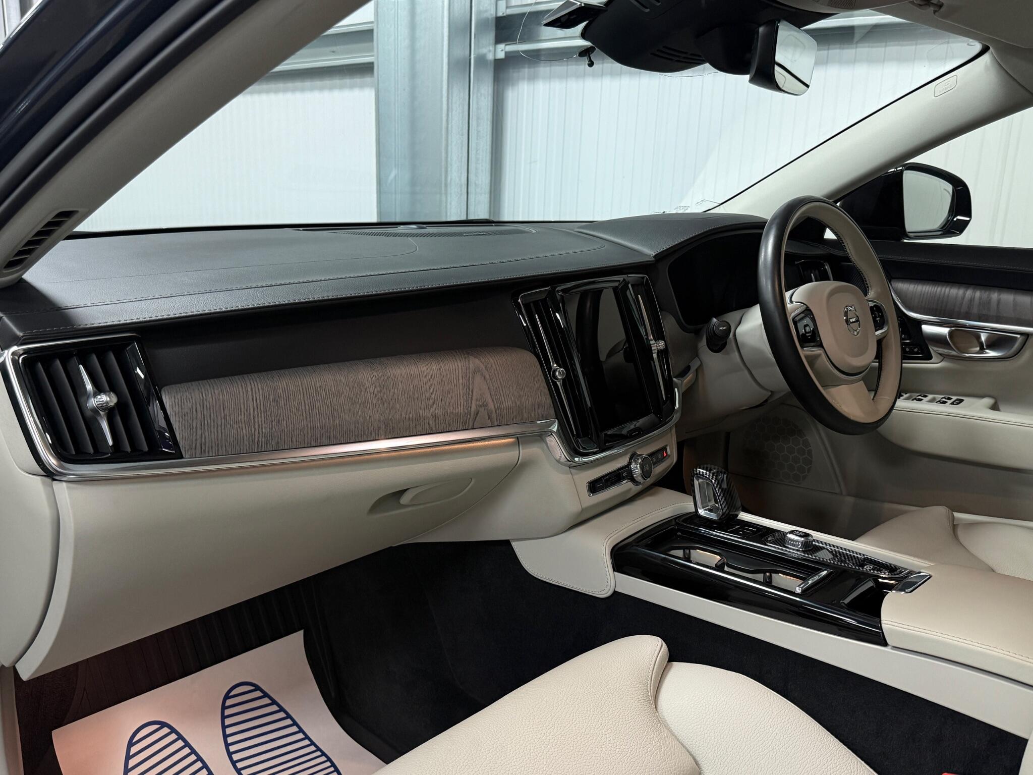 Volvo S90 view 20