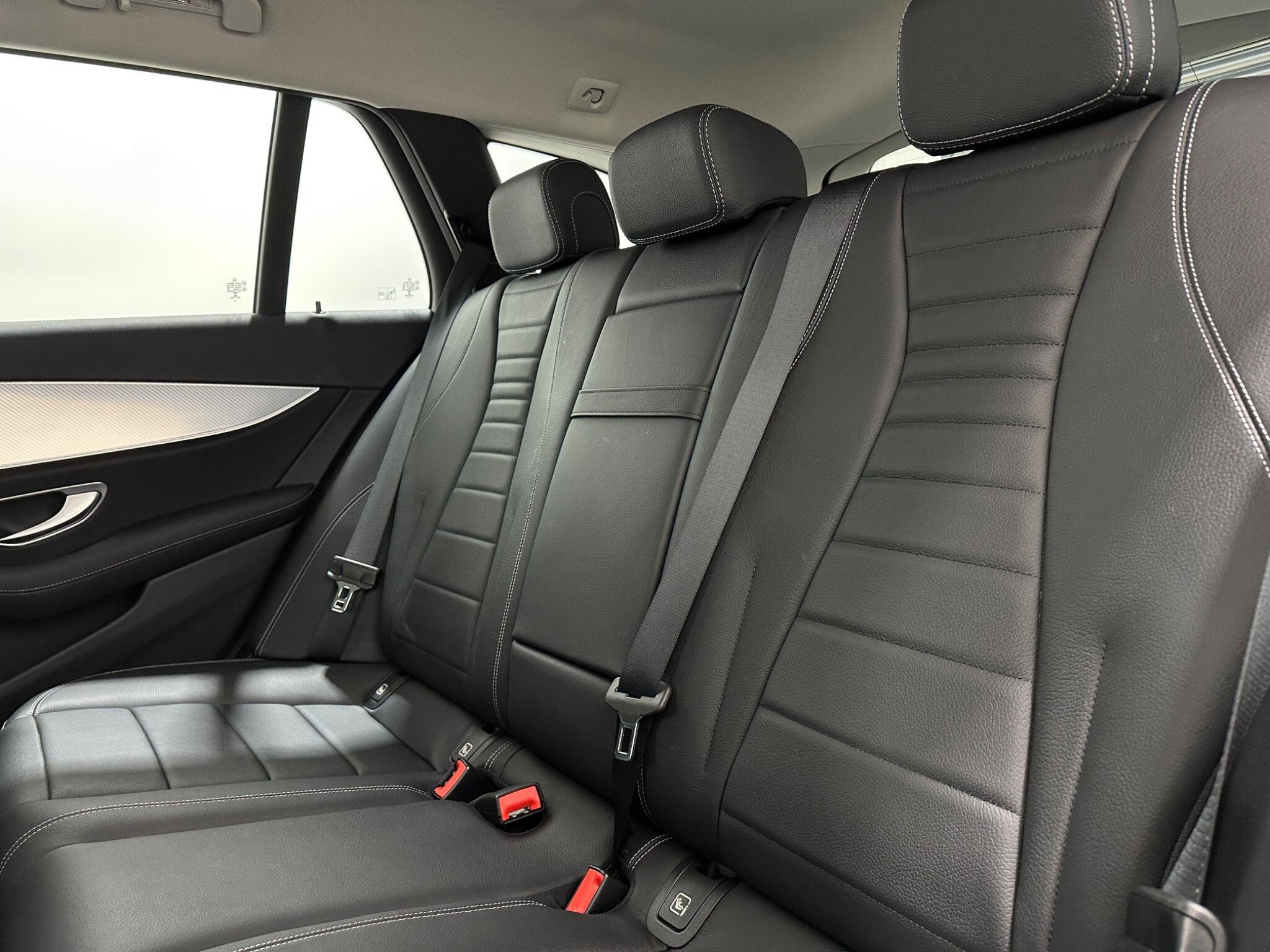 Mercedes-Benz E-Class view 40