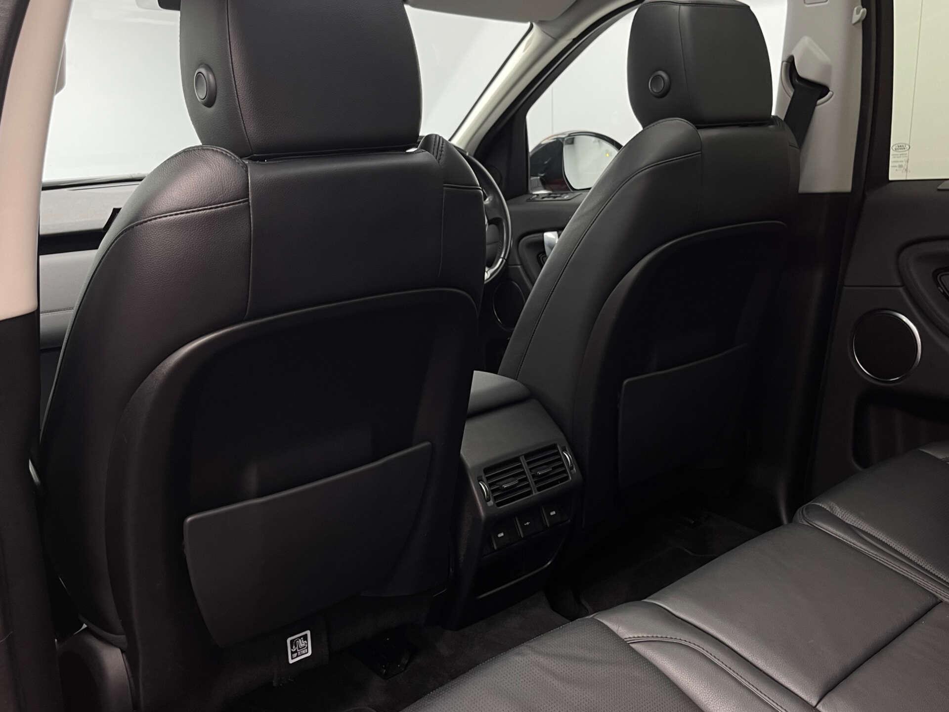 Land Rover Discovery Sport view 42