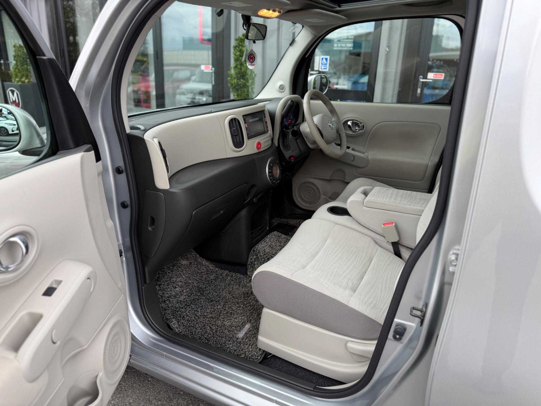 Nissan Cube view 25