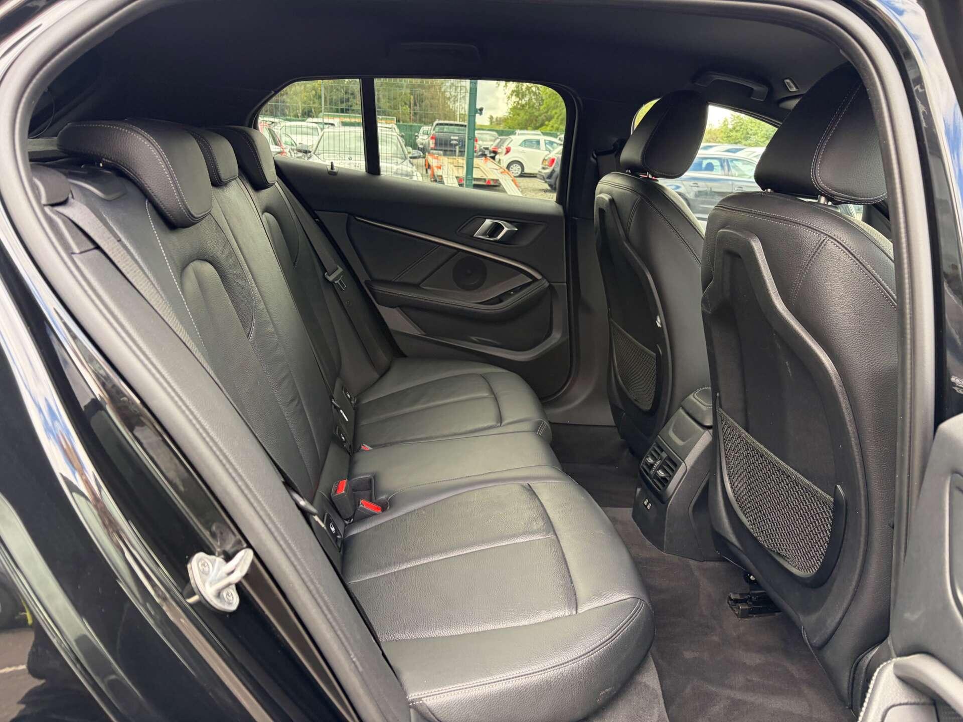 BMW 1 Series view 27