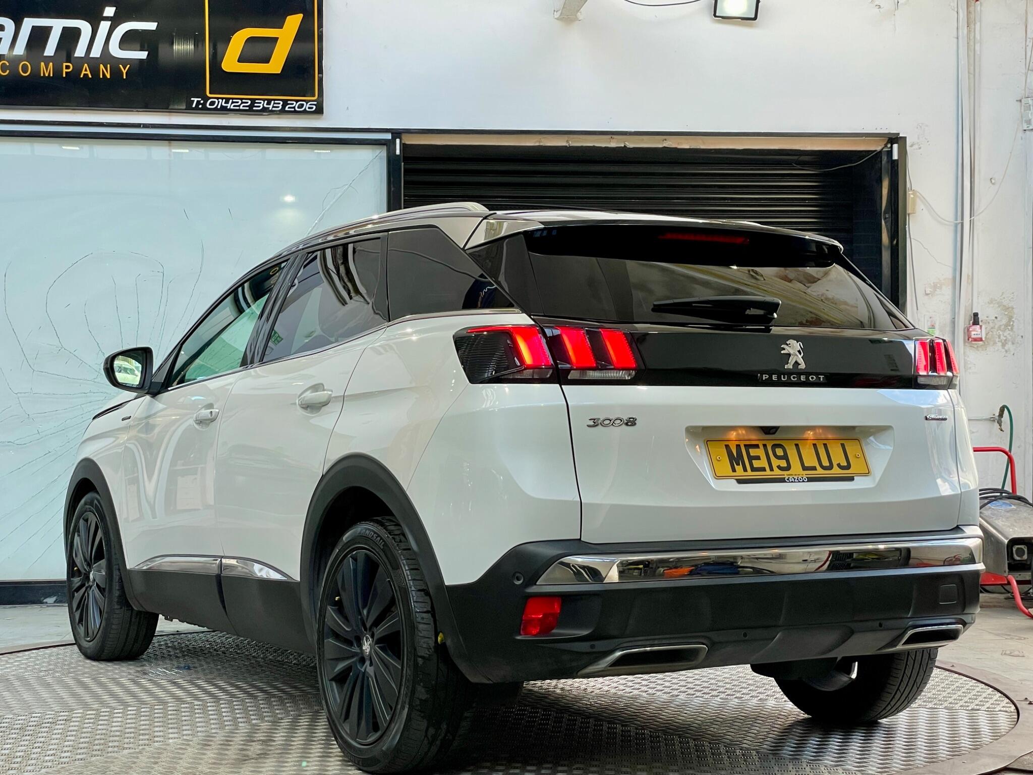 Peugeot 3008 view 4