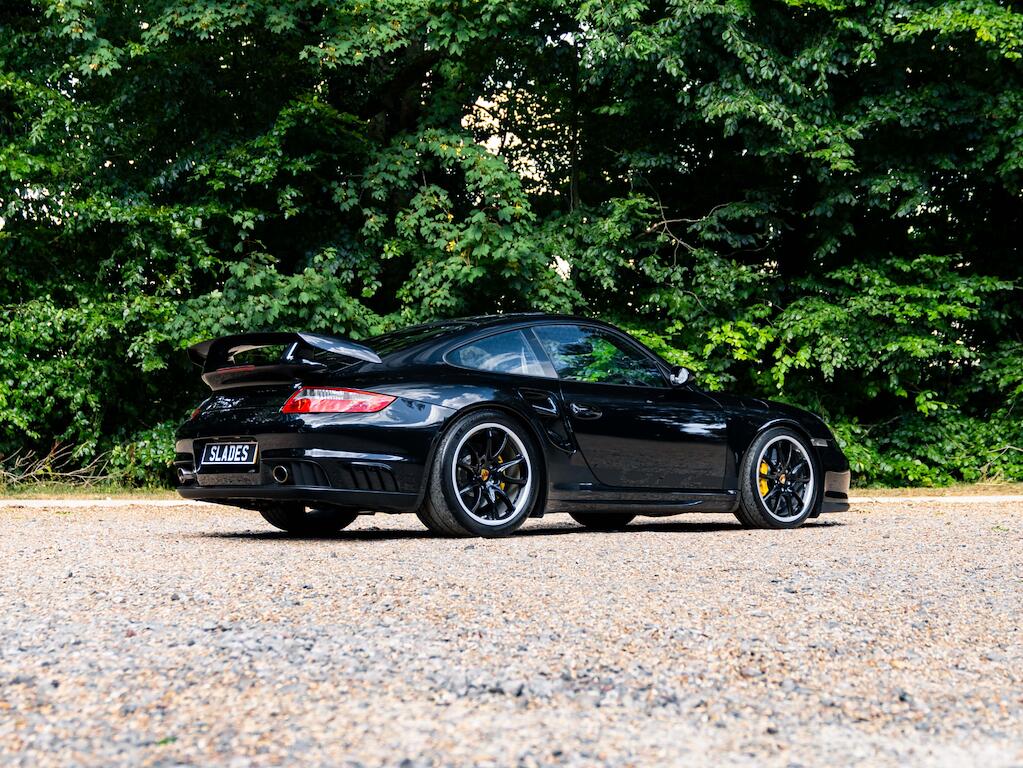 Porsche 911 view 3