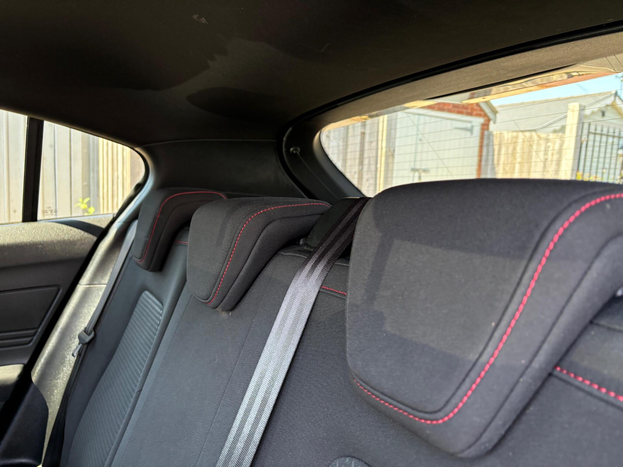Ford Focus view 9