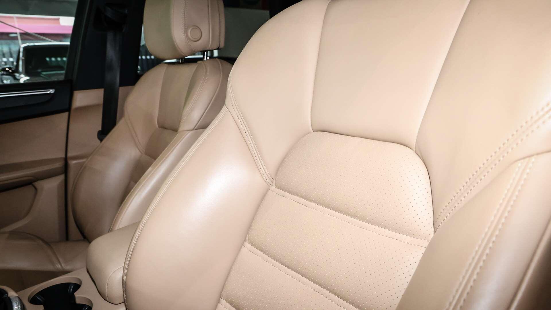 Porsche Macan view 15