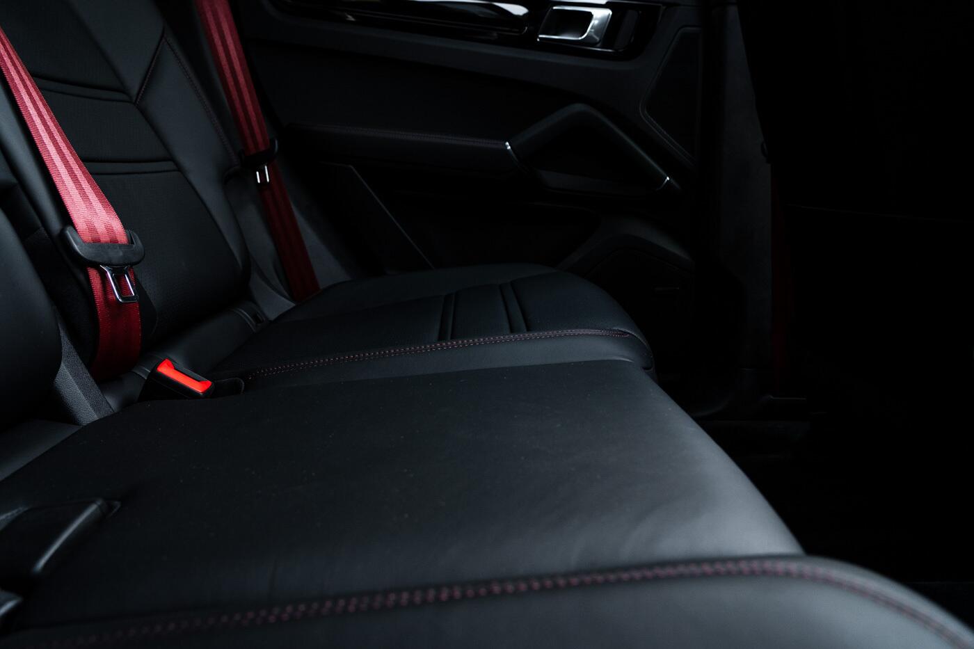 Porsche Cayenne view 39