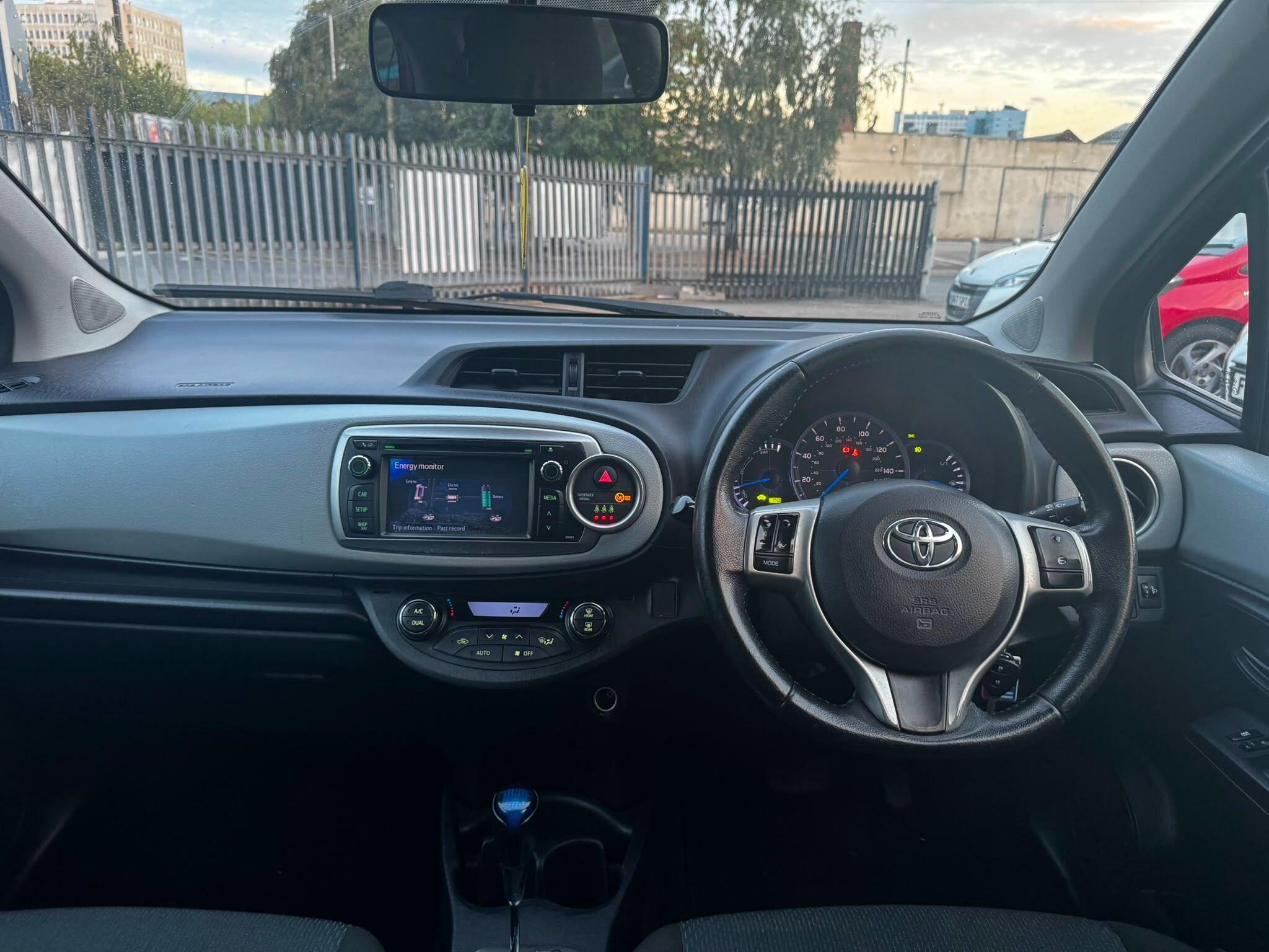 Toyota Yaris view 16