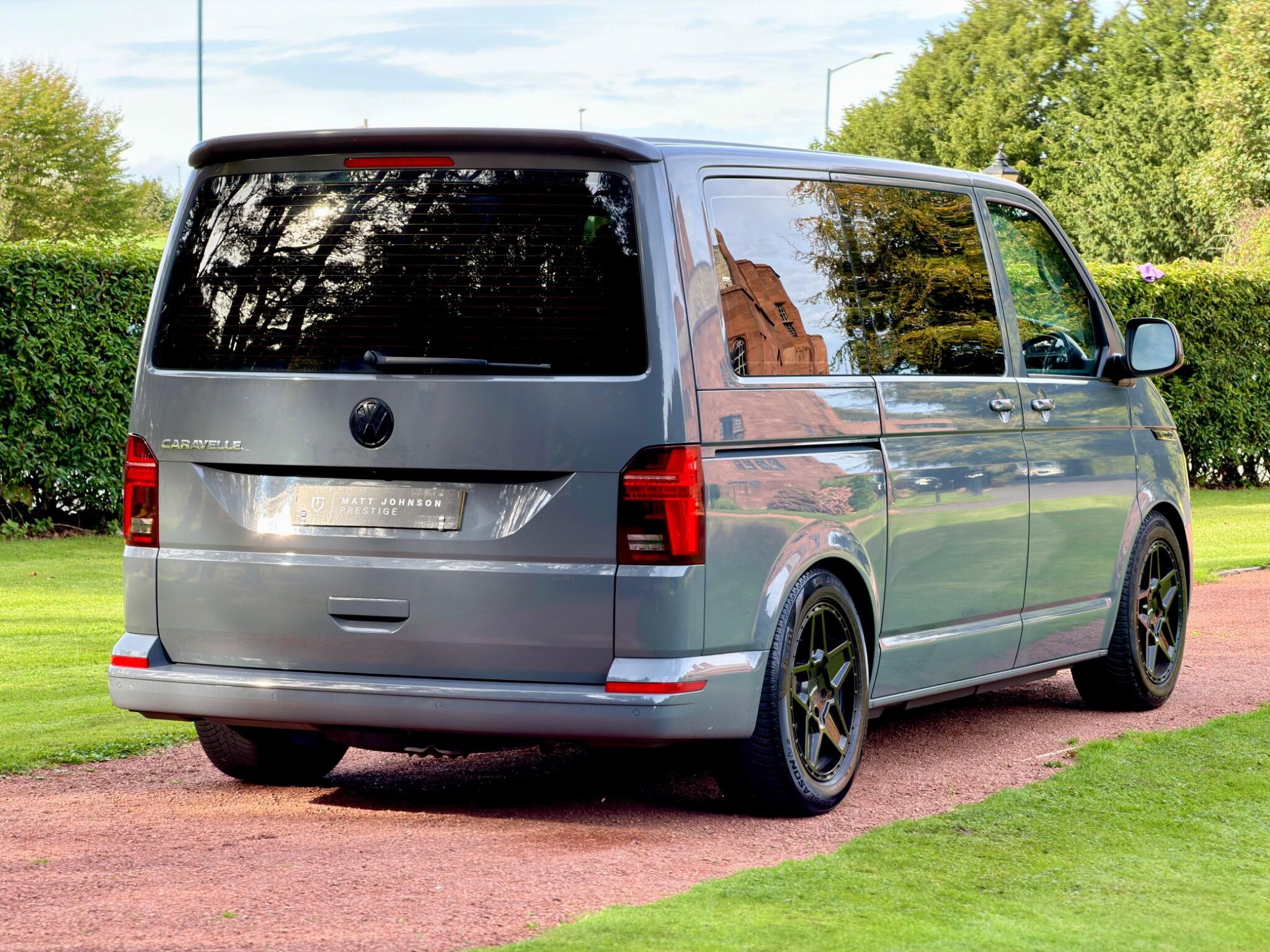Volkswagen Caravelle view 18