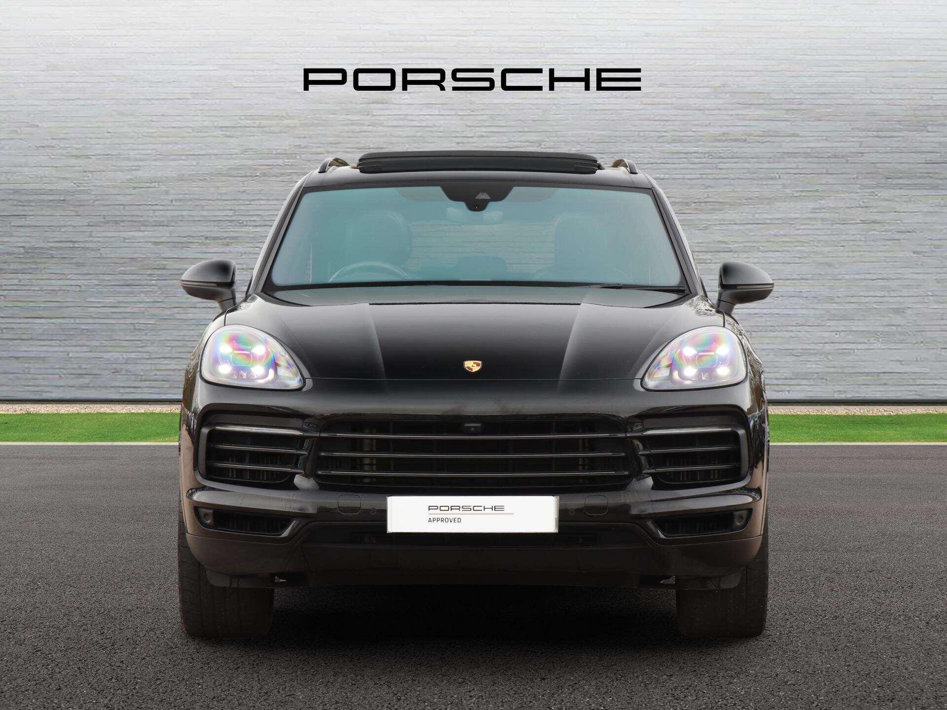 Porsche Cayenne view 8
