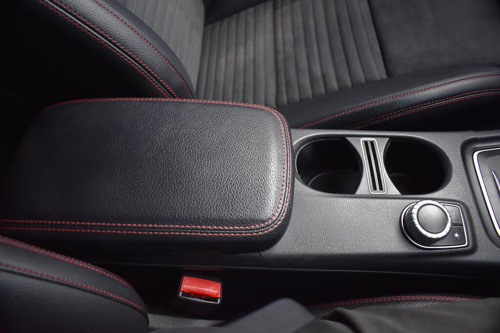 Mercedes-Benz Gla view 70