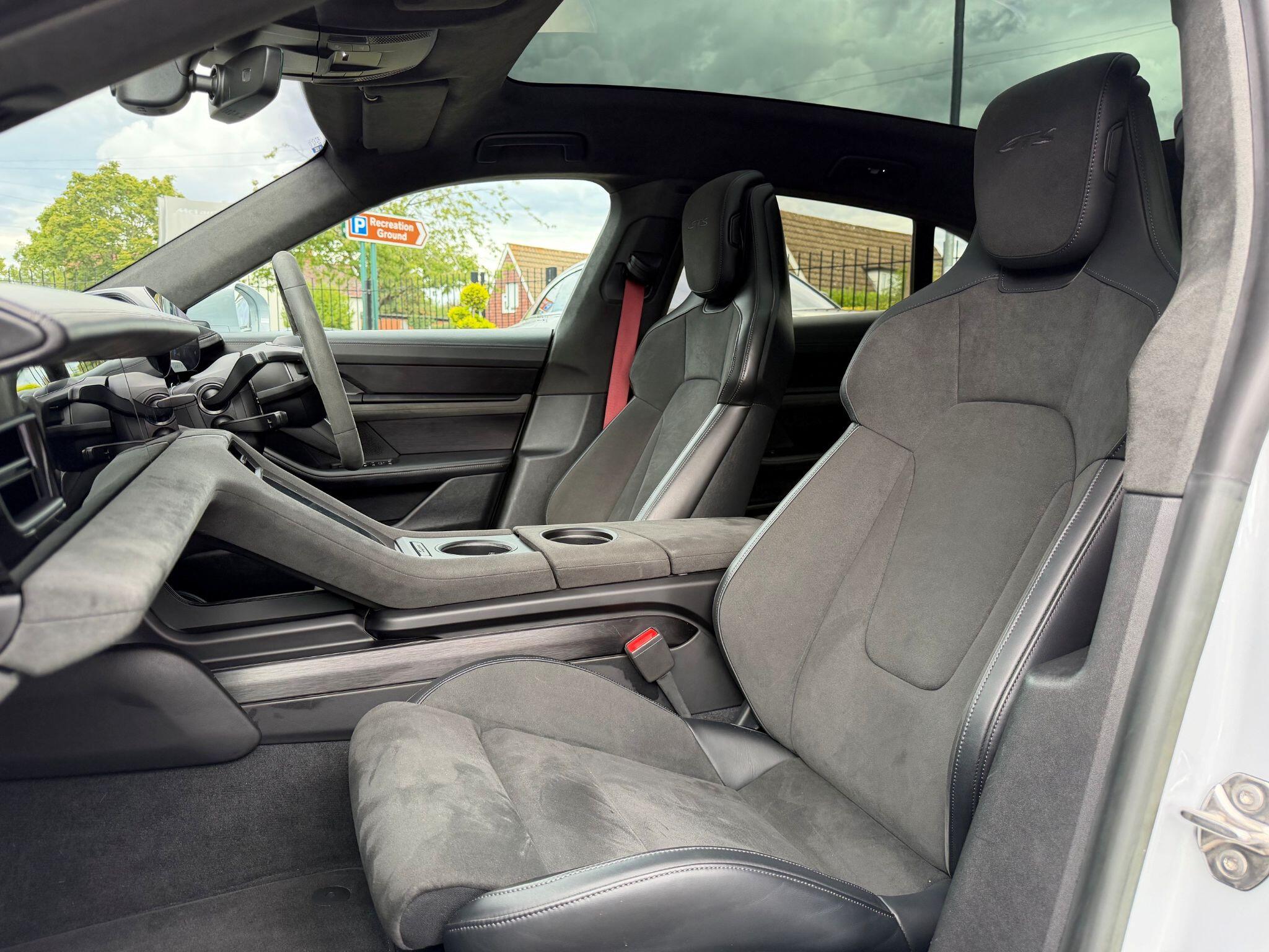 Porsche Taycan view 8