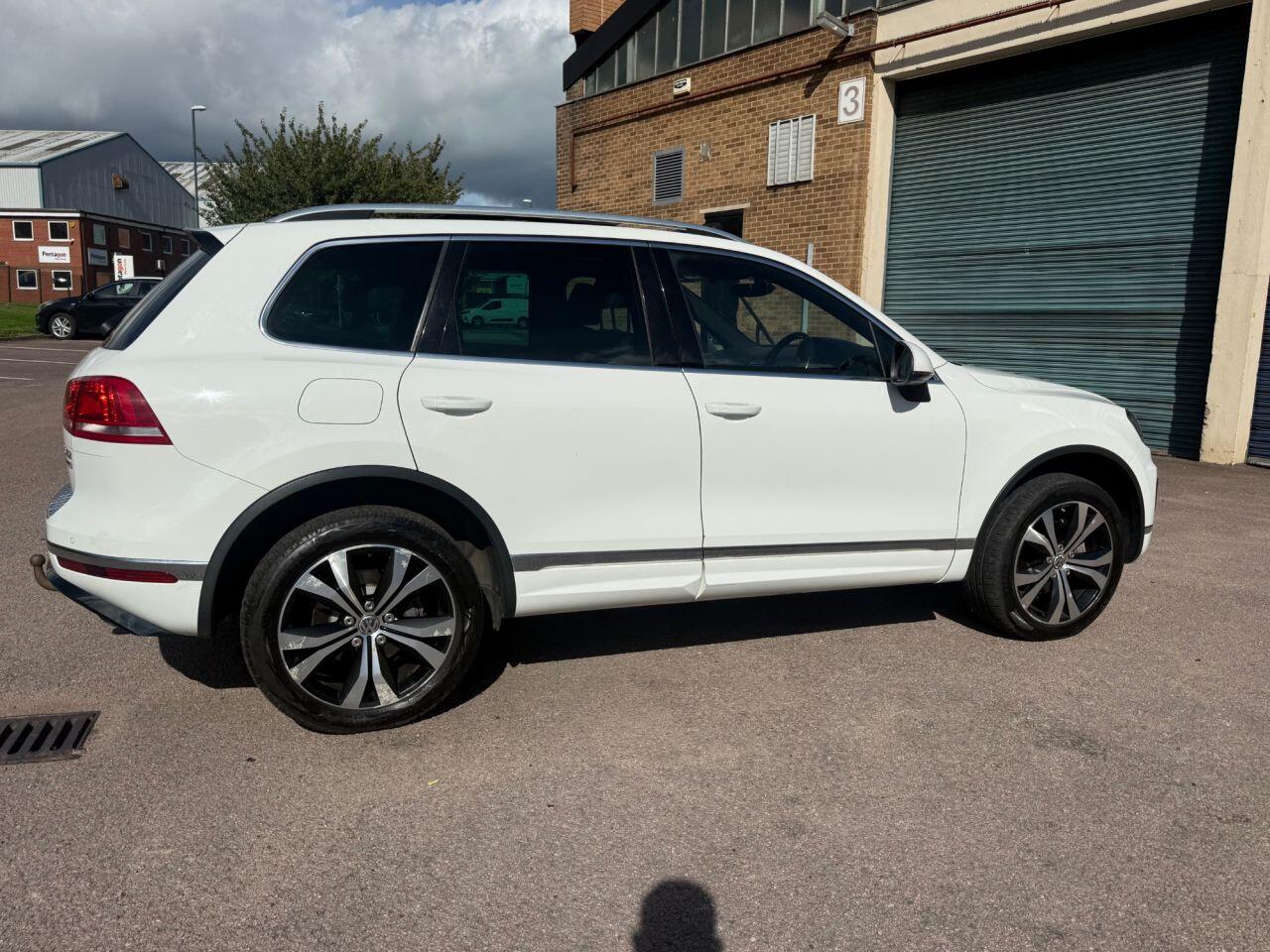Volkswagen Touareg view 55