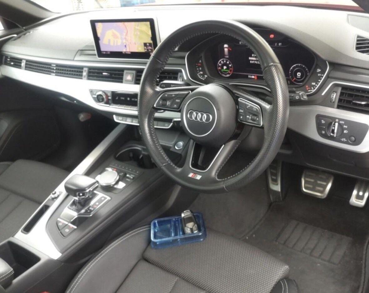 Audi A4 view 5