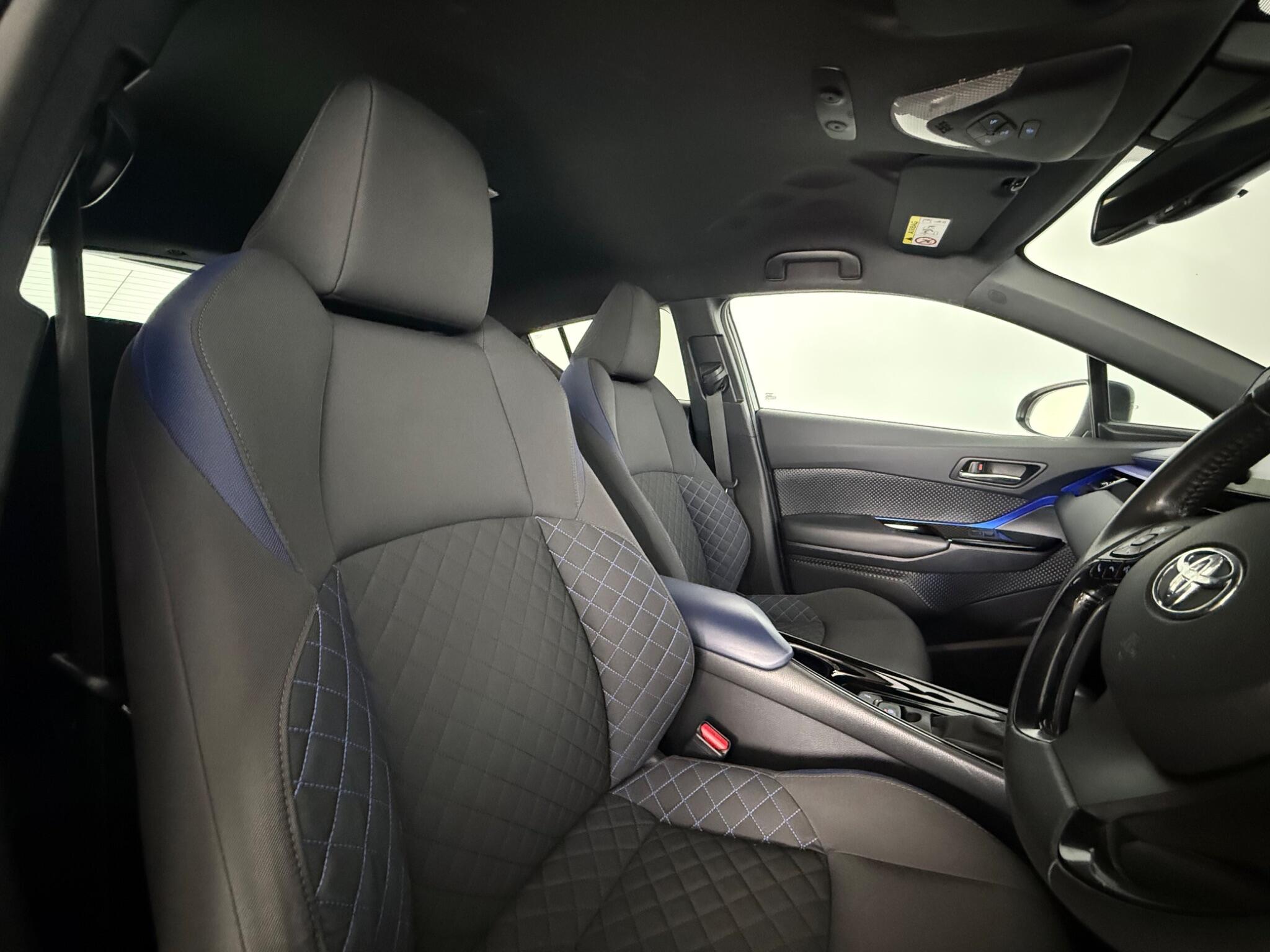 Toyota C-HR view 30