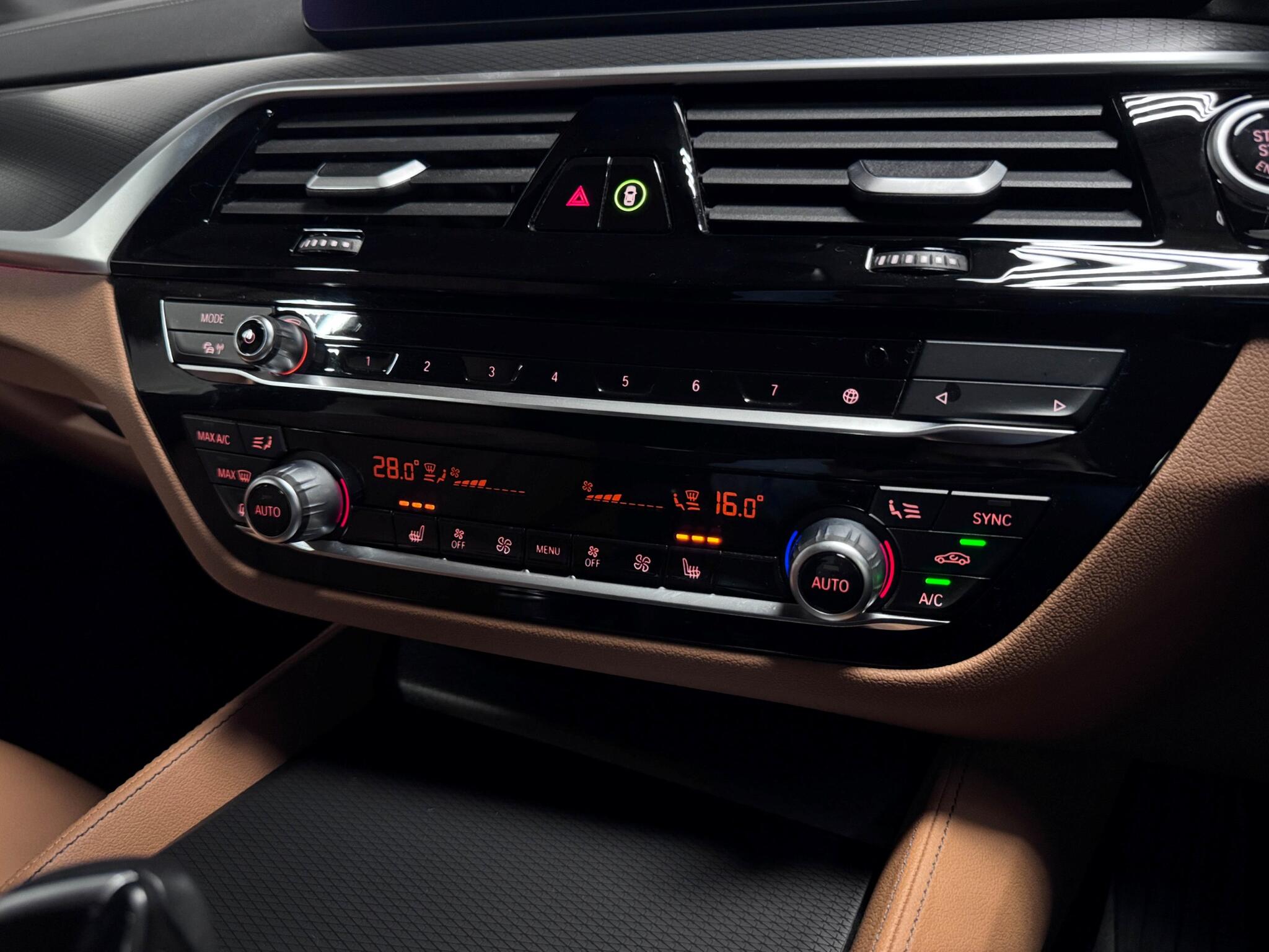 BMW 5 Series view 36