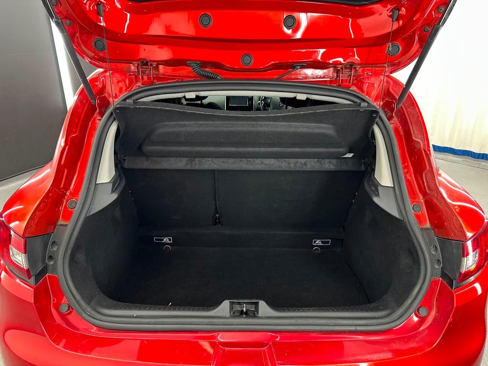 Renault Clio view 18