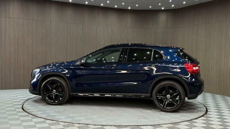 Mercedes-Benz GLA view 52