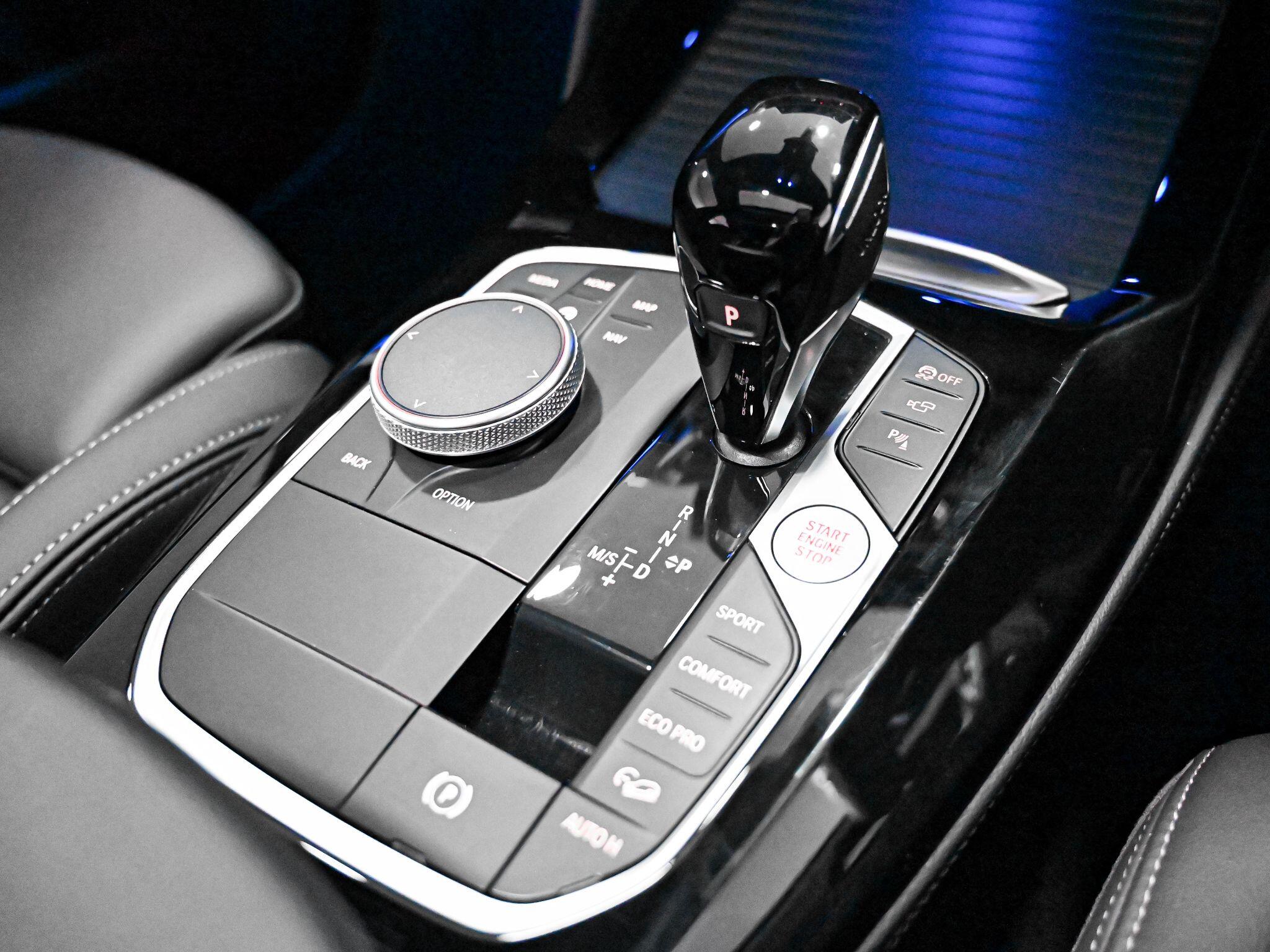BMW X4 view 9