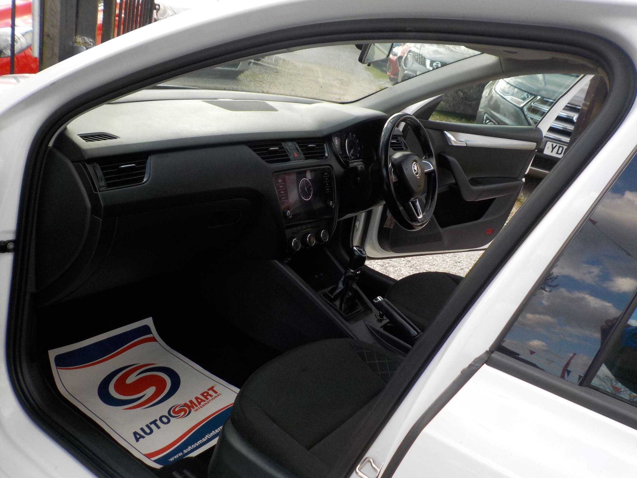 Skoda Octavia 1.6 TDI CR S Estate 5dr Diesel Manual Euro 6 (s/s) (115 ps)