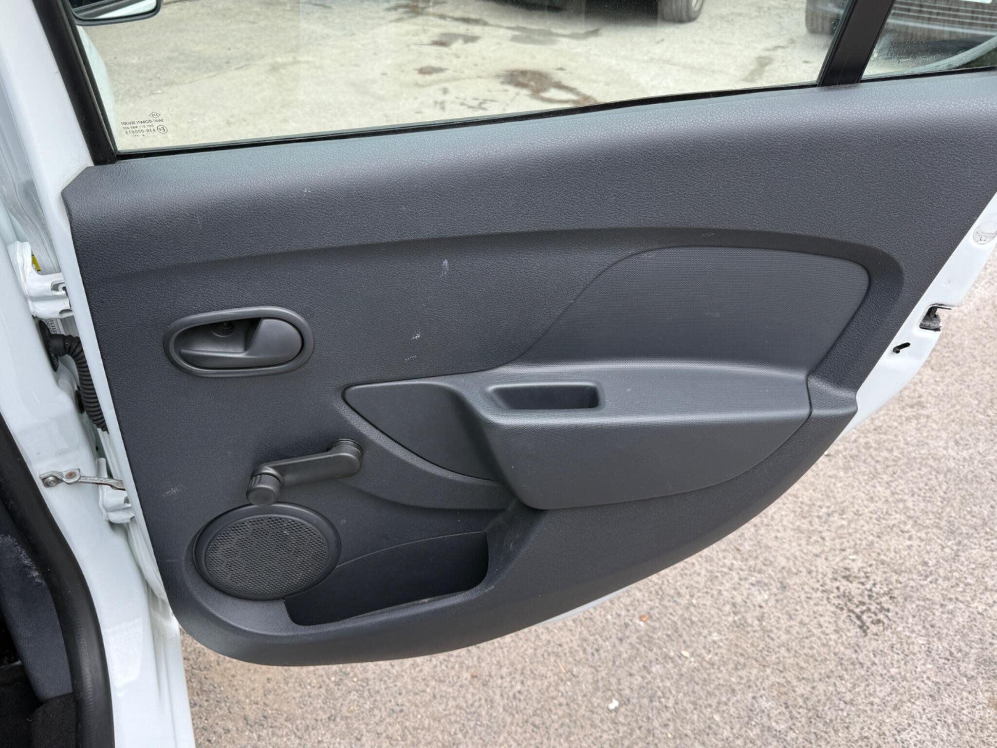 Dacia Sandero - Image 44