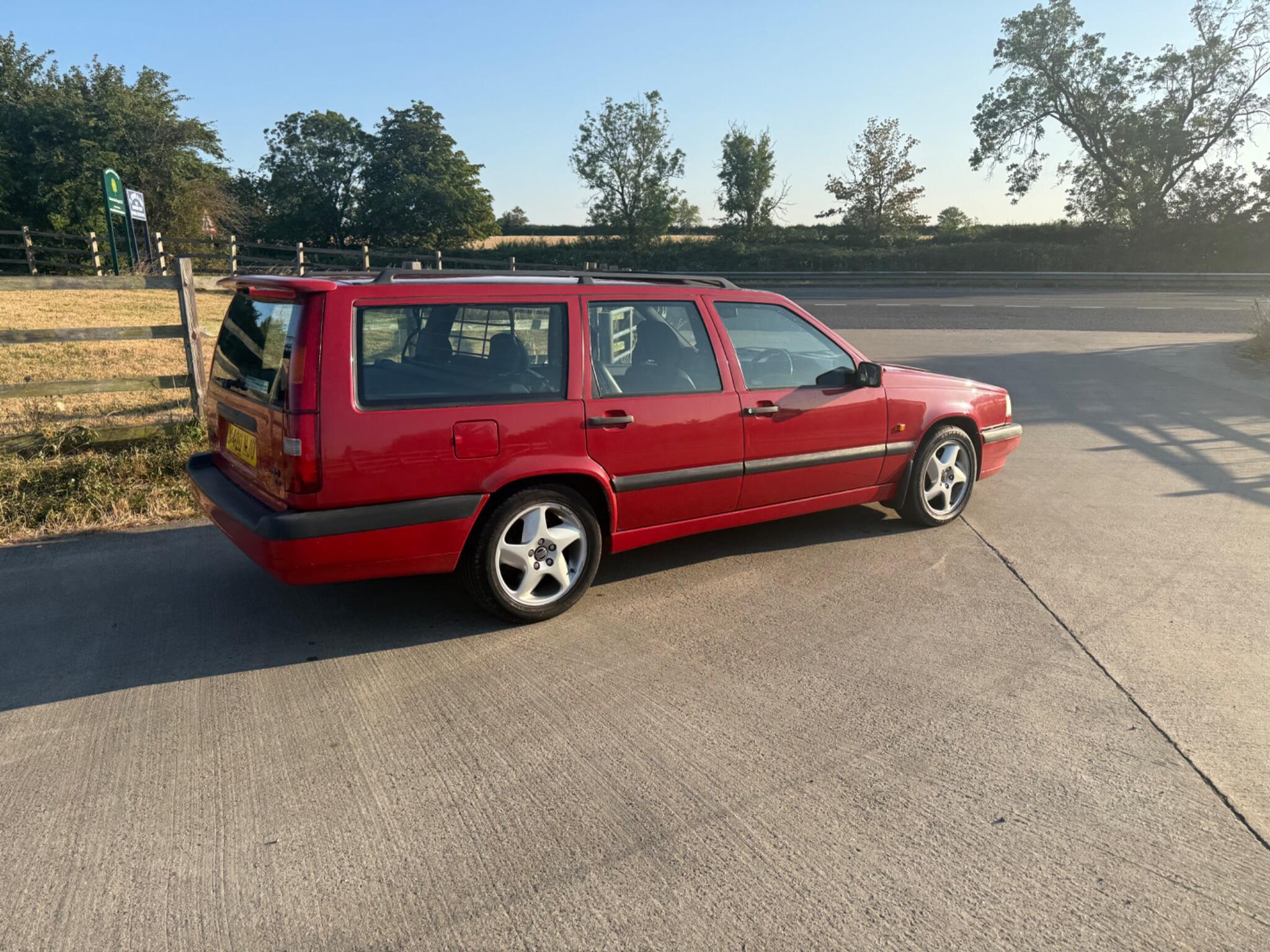 Volvo 850 2.5 20v GLT 5dr — photo 16 of 96