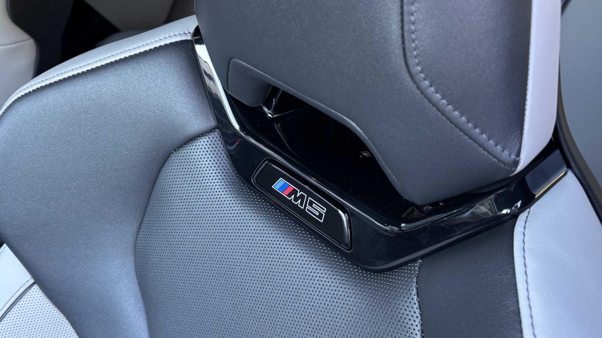 BMW M5 view 28