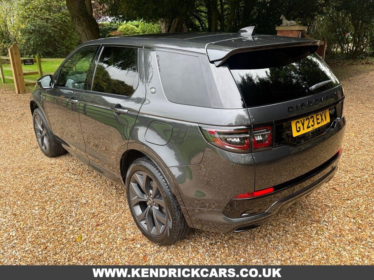 Land Rover Discovery Sport view 4