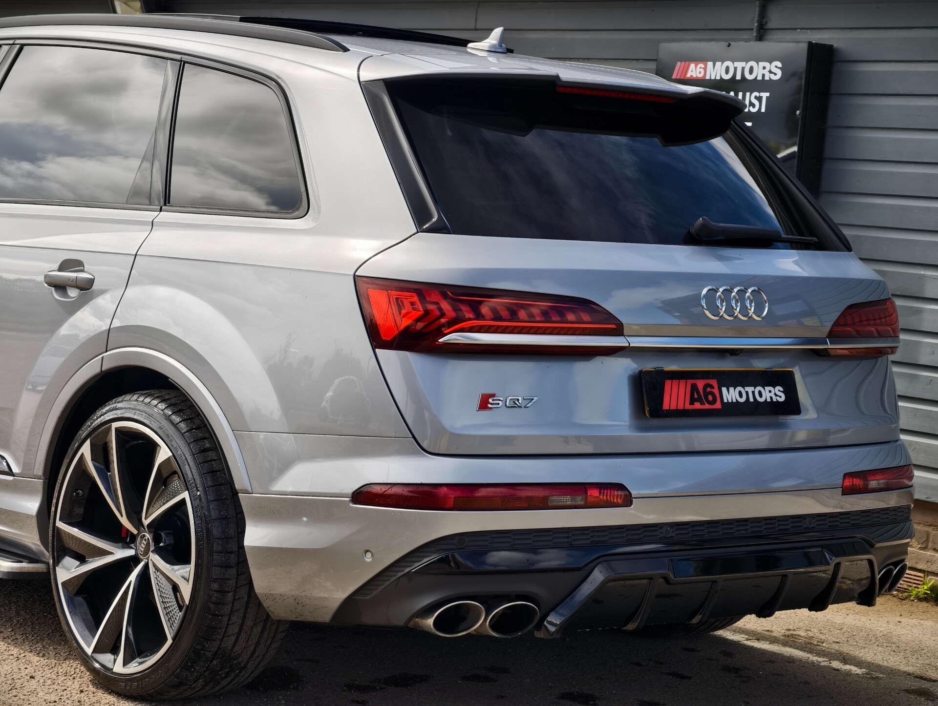 Audi SQ7 view 21