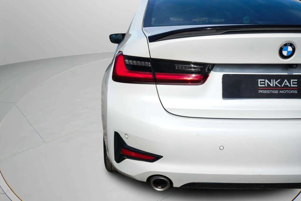 BMW 3 Series view 12