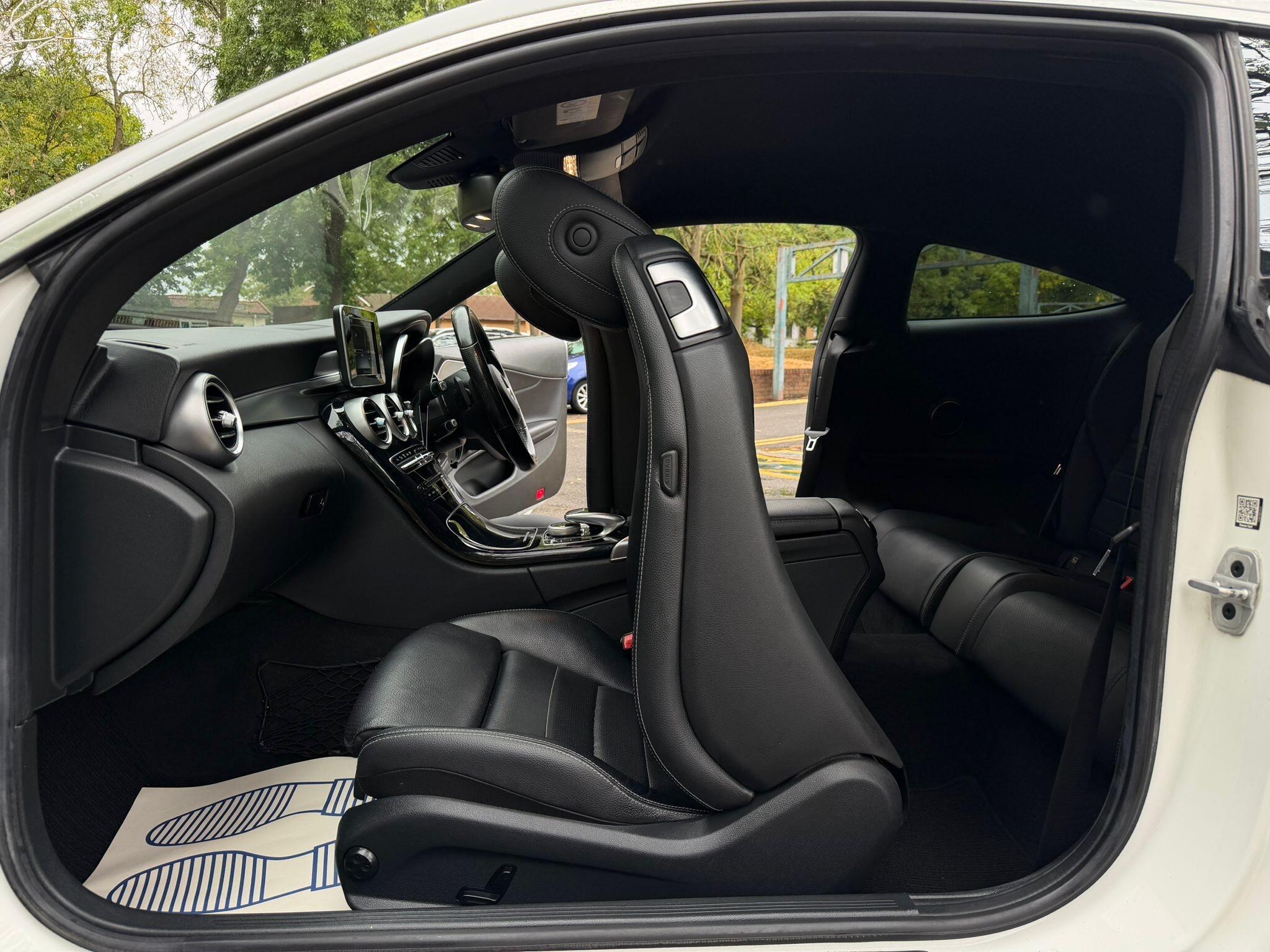 Mercedes-Benz C-Class view 15