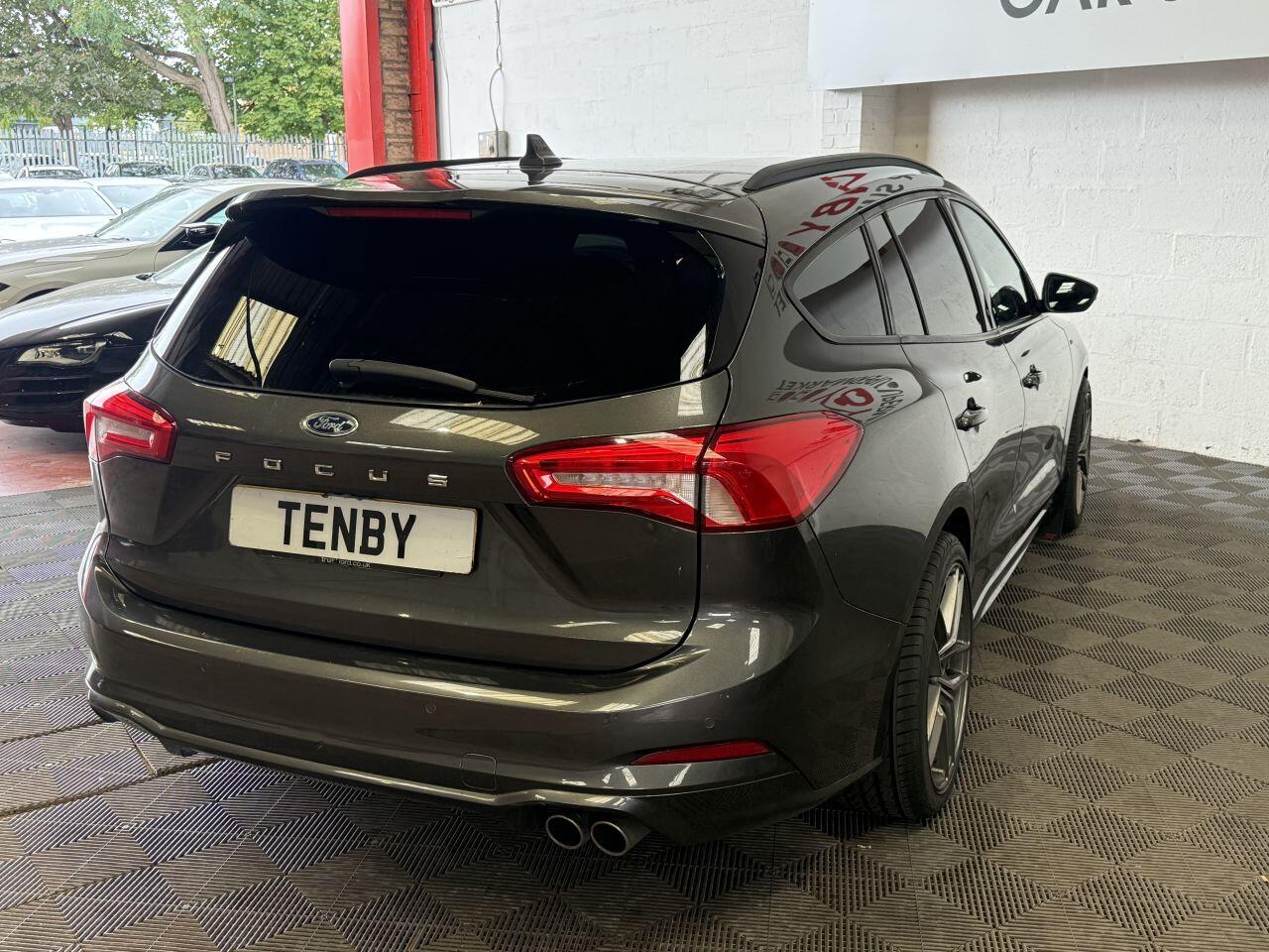 Ford Focus view 10
