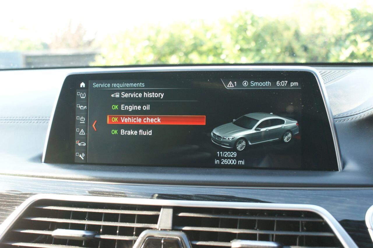 BMW 7 Series view 68