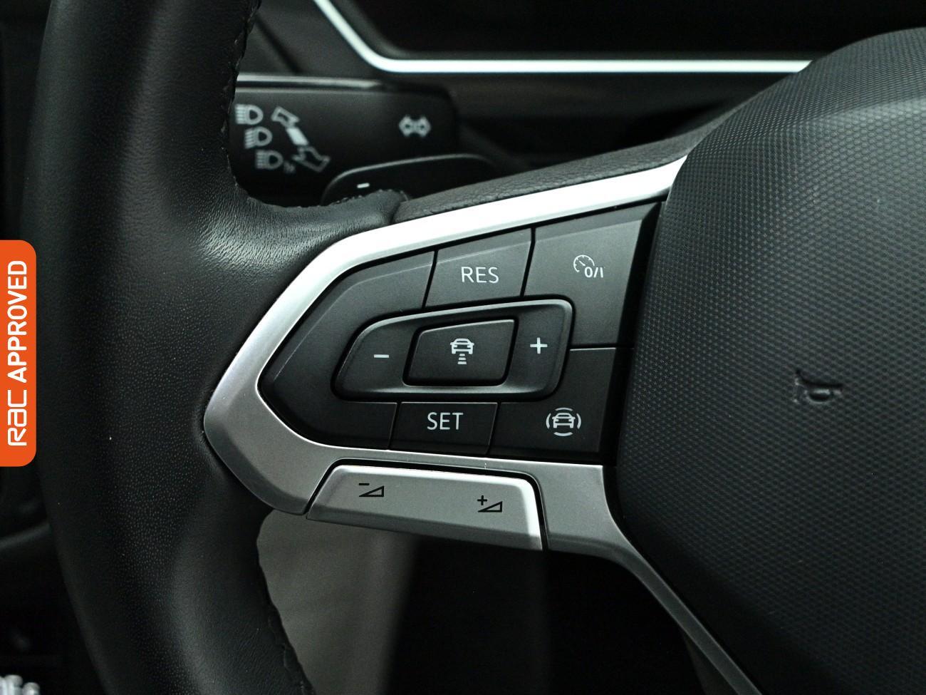 Volkswagen Tiguan view 24