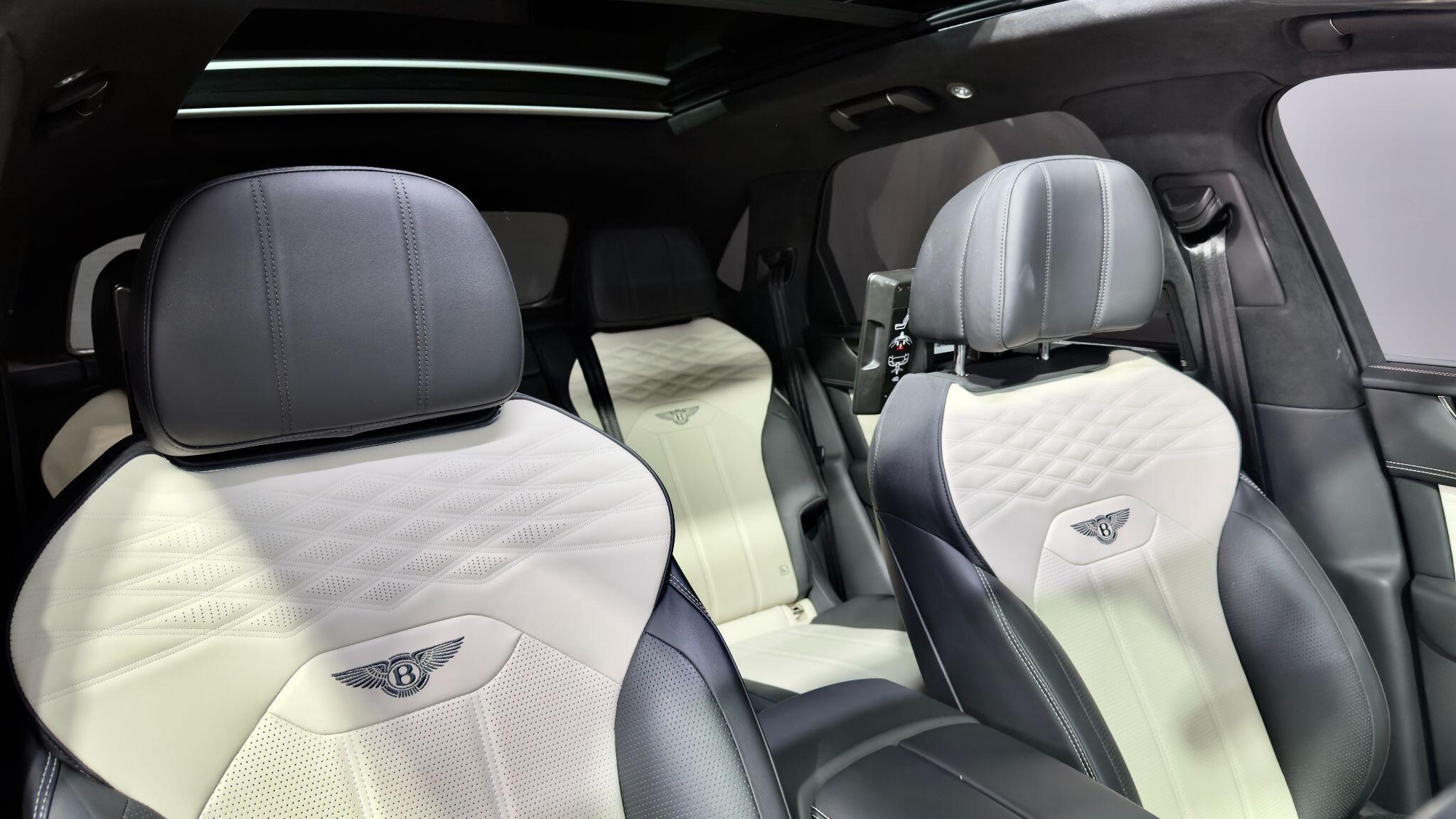 Bentley Bentayga view 54
