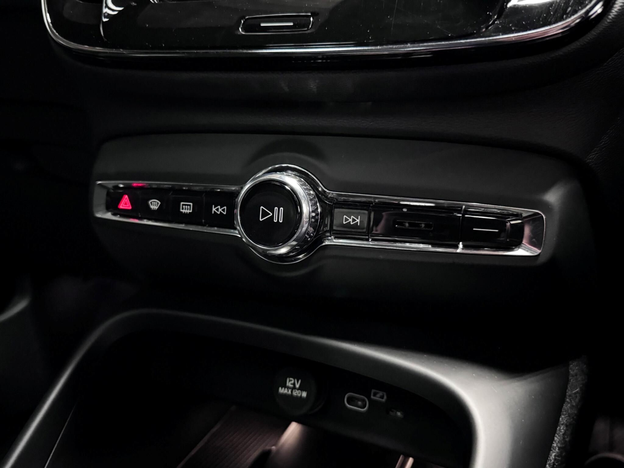 Volvo XC40 view 37
