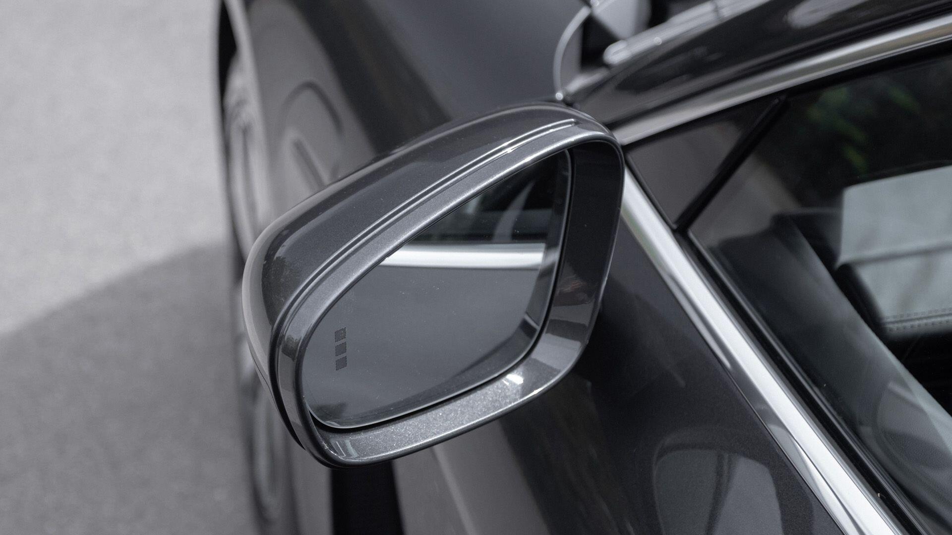 Porsche Taycan view 27