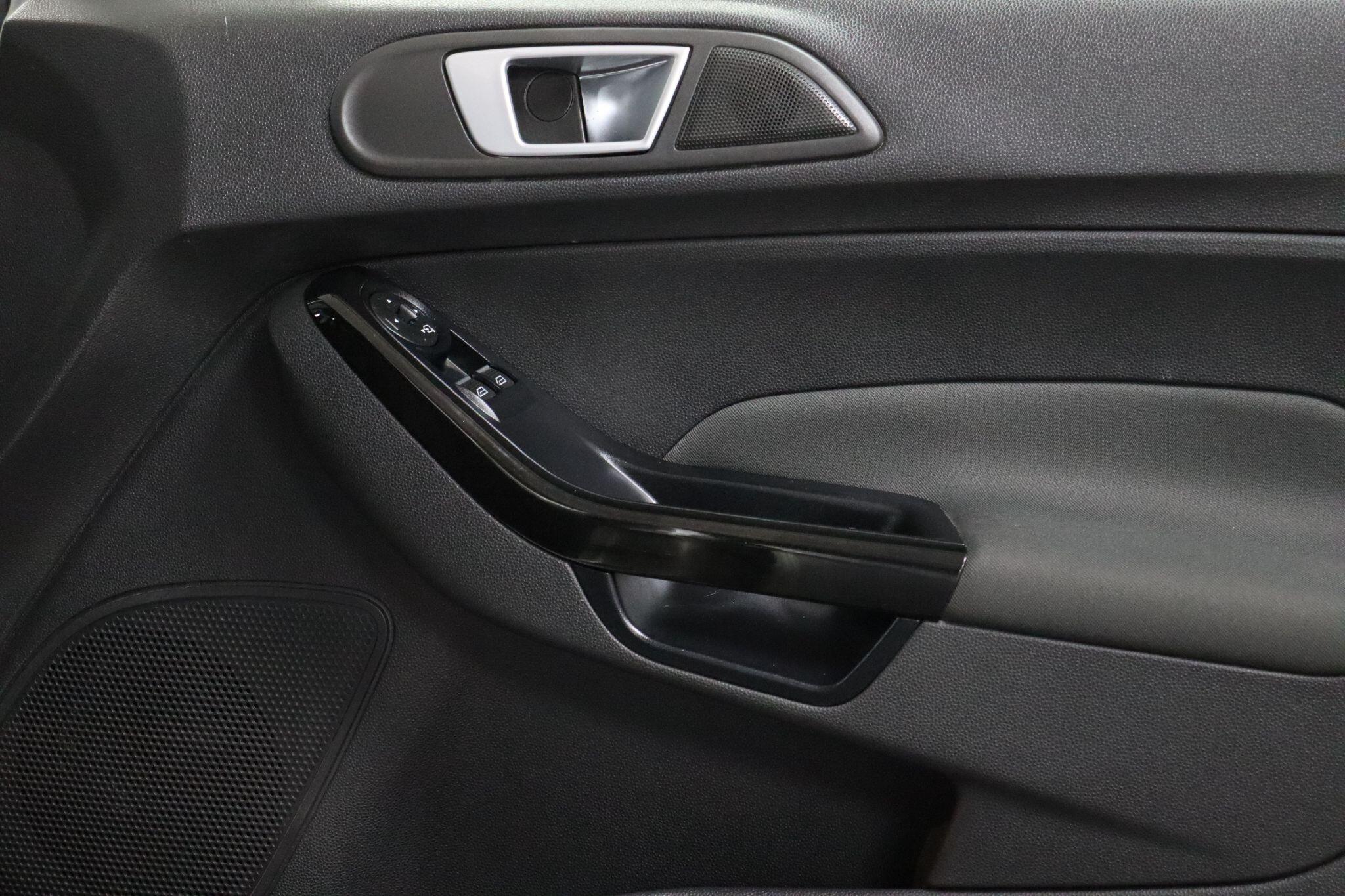 Ford Fiesta view 36