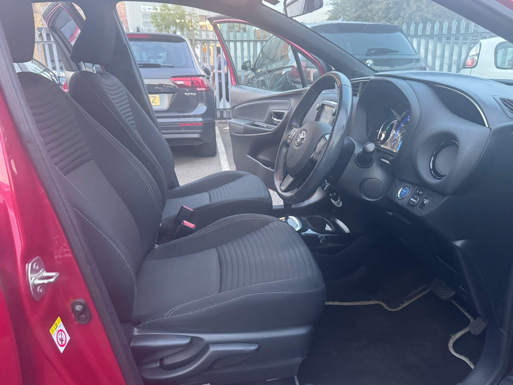 Toyota Yaris view 11