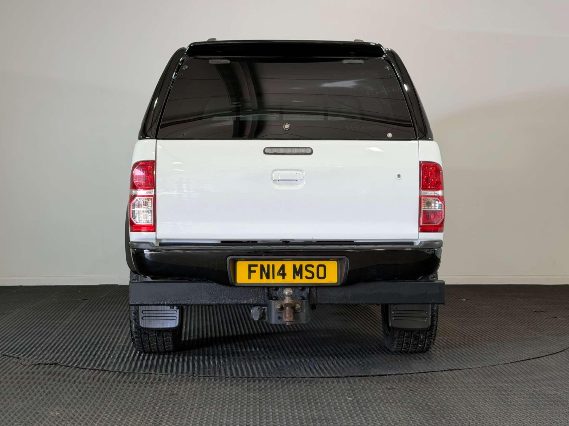 Toyota Hilux view 6