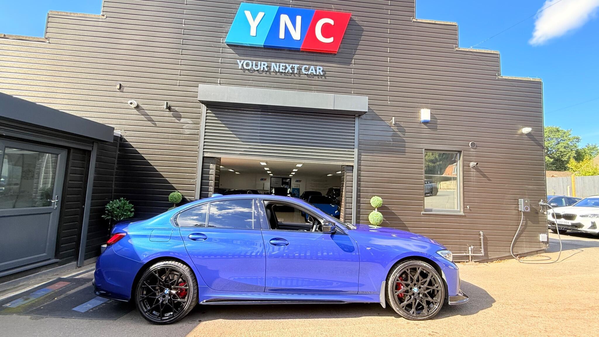 BMW 3 Series view 6
