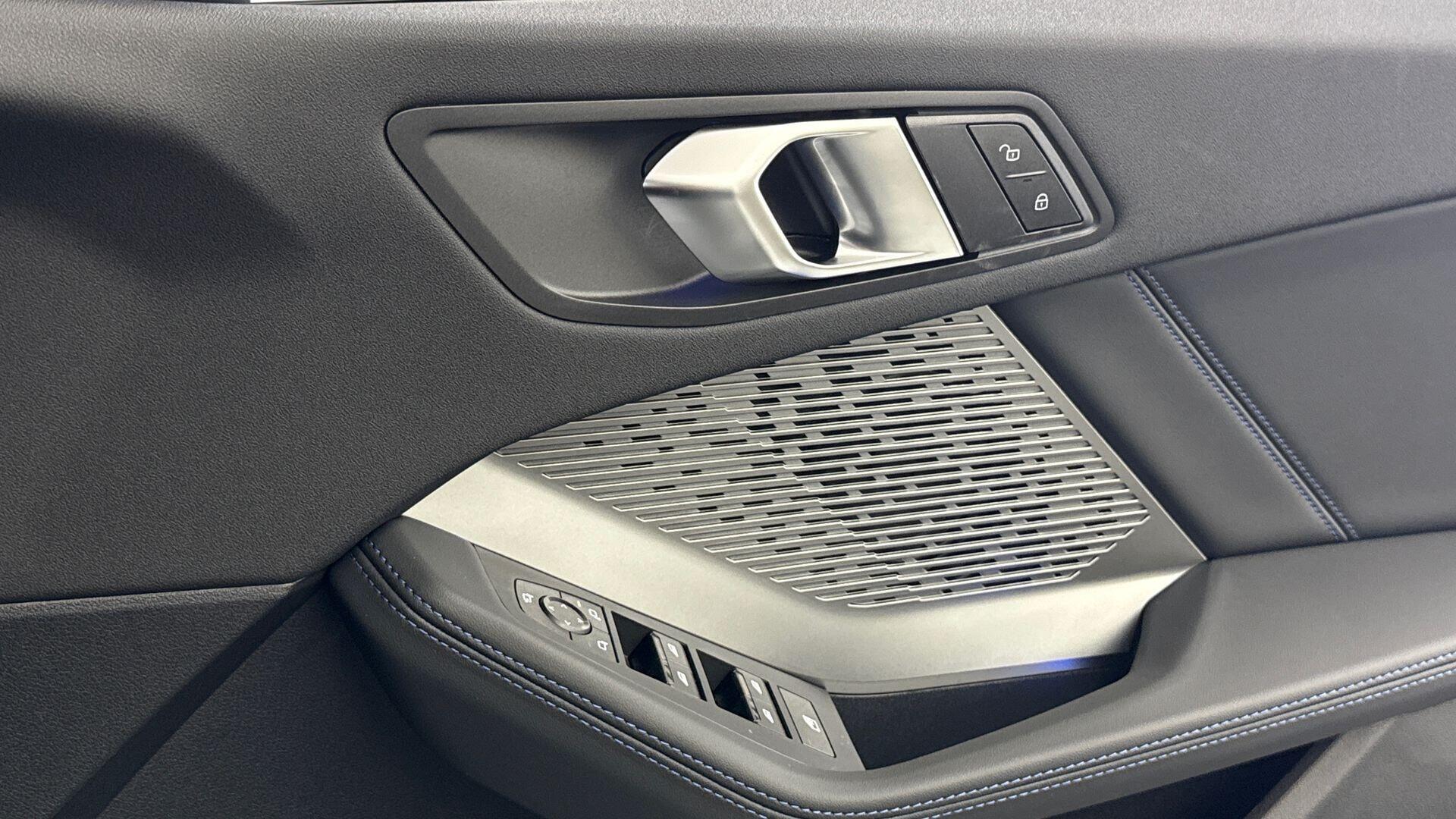 BMW 1 Series view 21